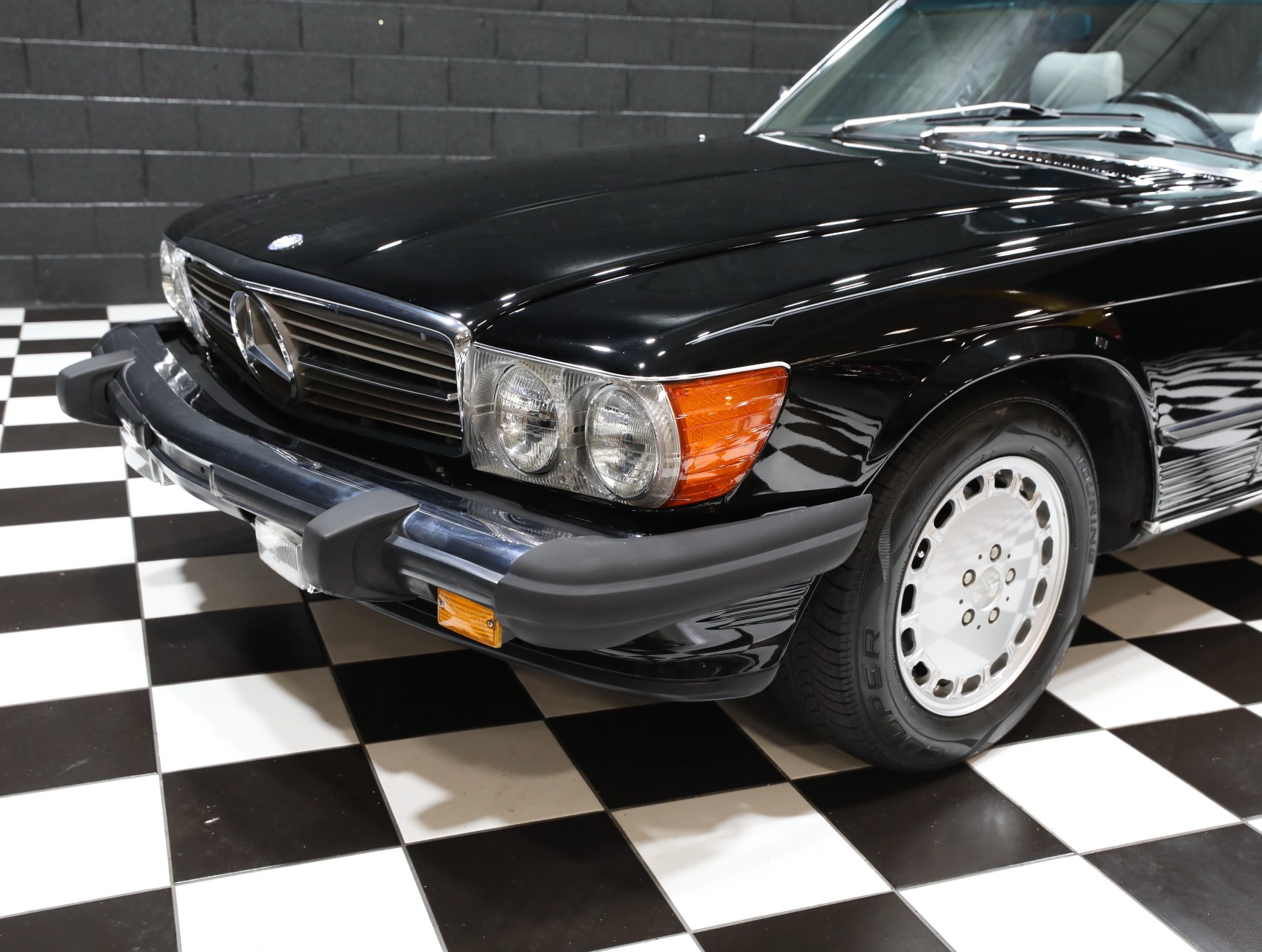 1989 Mercedes-Benz 560-Class 13