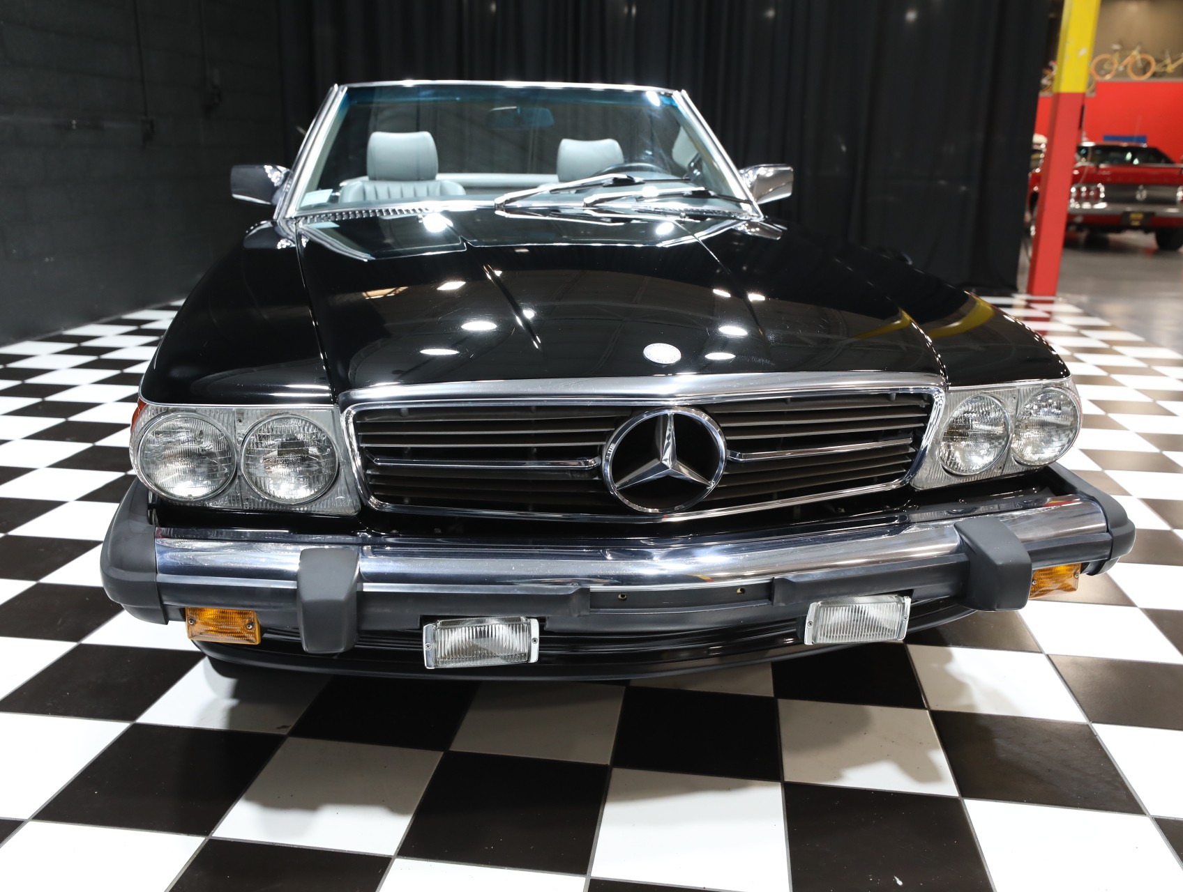 1989 Mercedes-Benz 560-Class 17