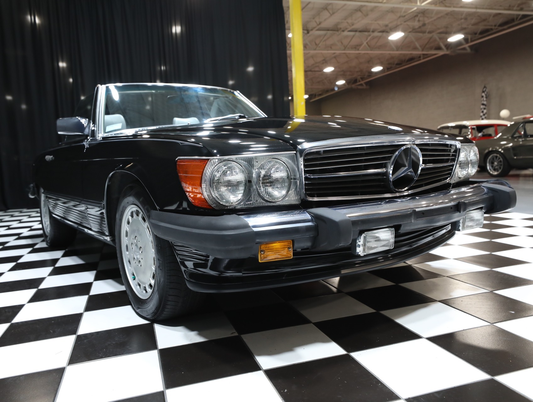 1989 Mercedes-Benz 560-Class 20