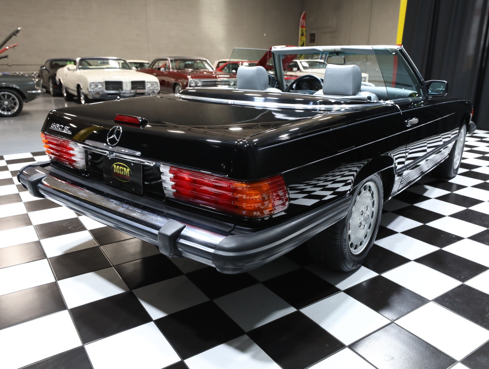 1989 Mercedes-Benz 560-Class 23