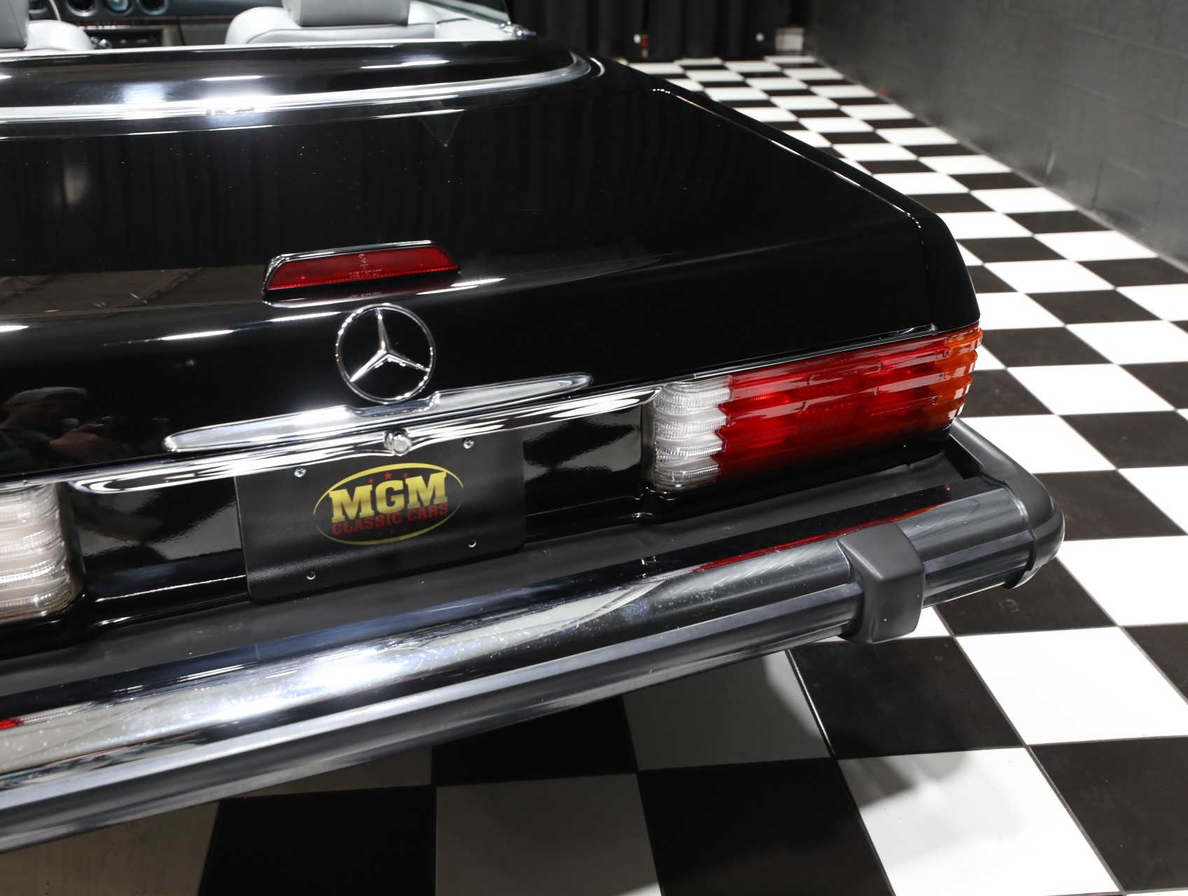 1989 Mercedes-Benz 560-Class 24