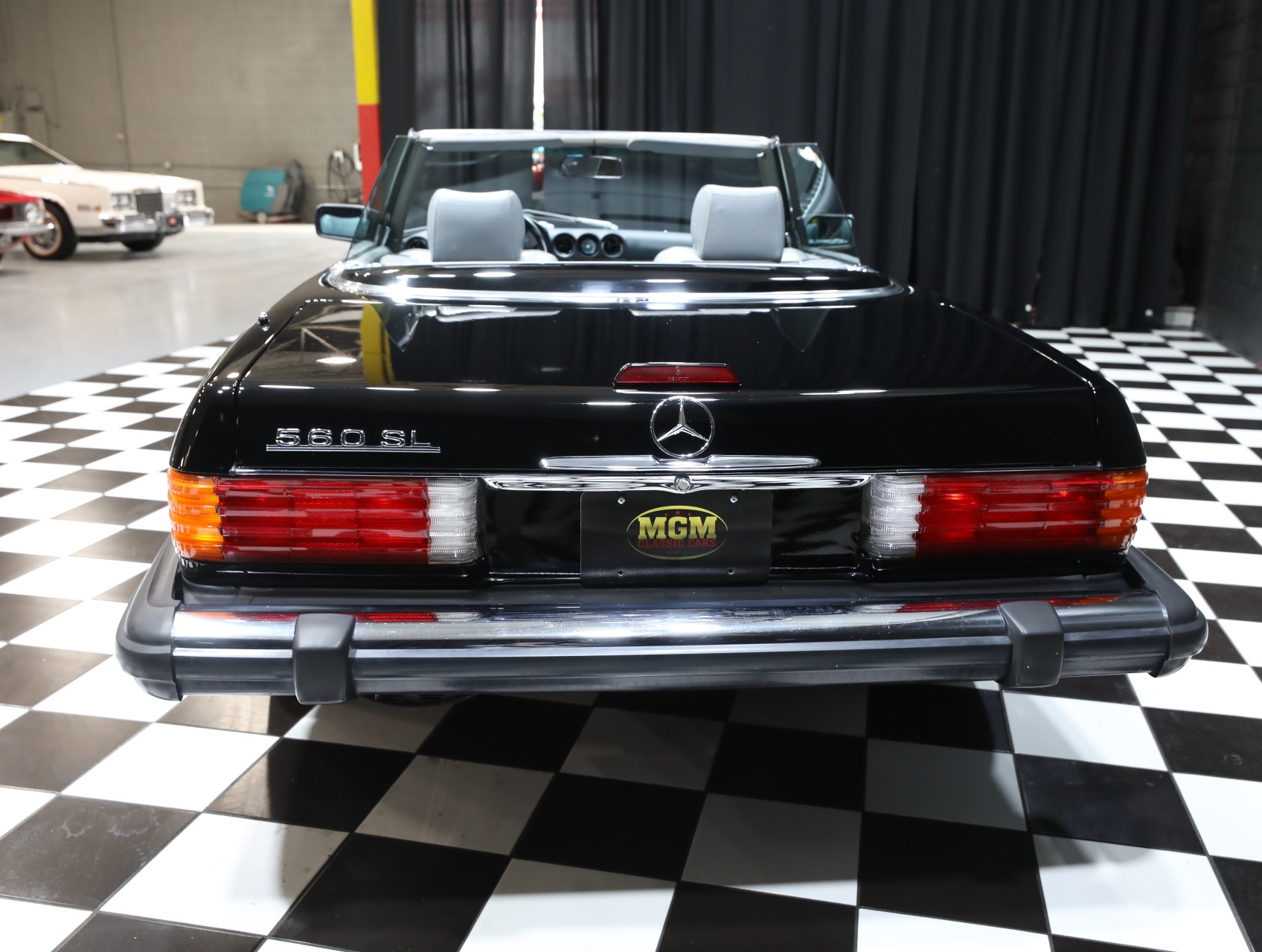 1989 Mercedes-Benz 560-Class 25