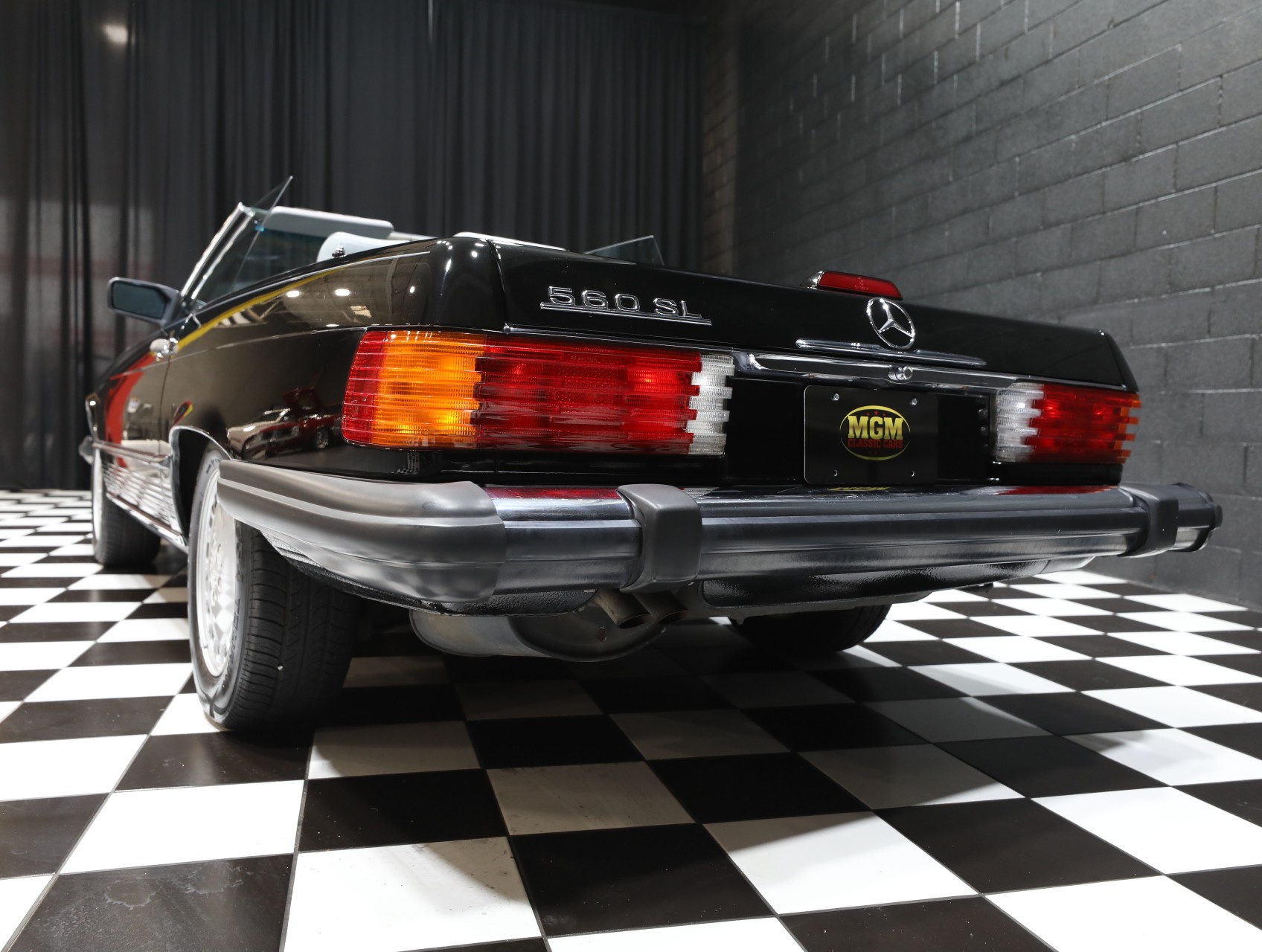 1989 Mercedes-Benz 560-Class 27