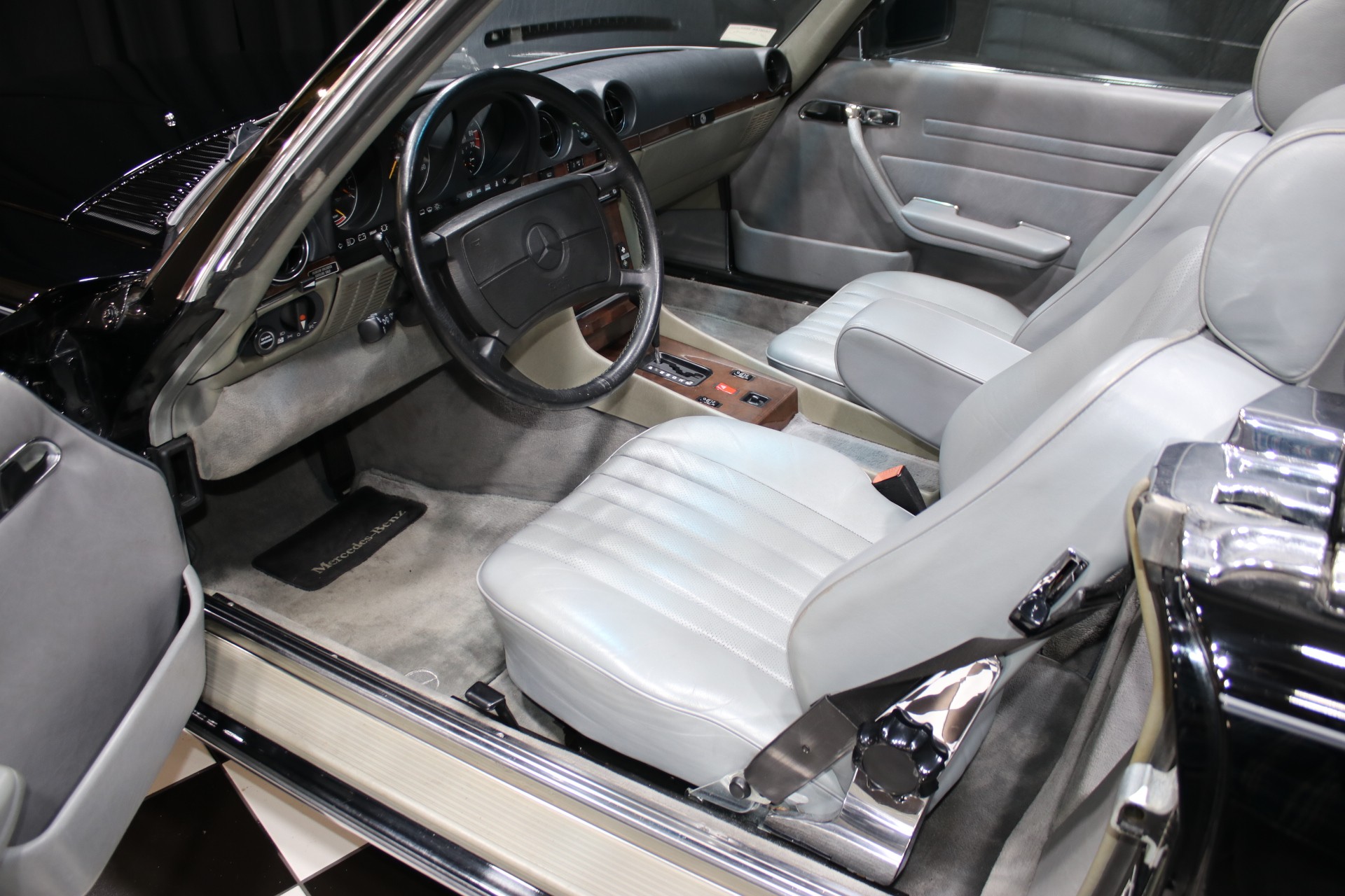 1989 Mercedes-Benz 560-Class 4