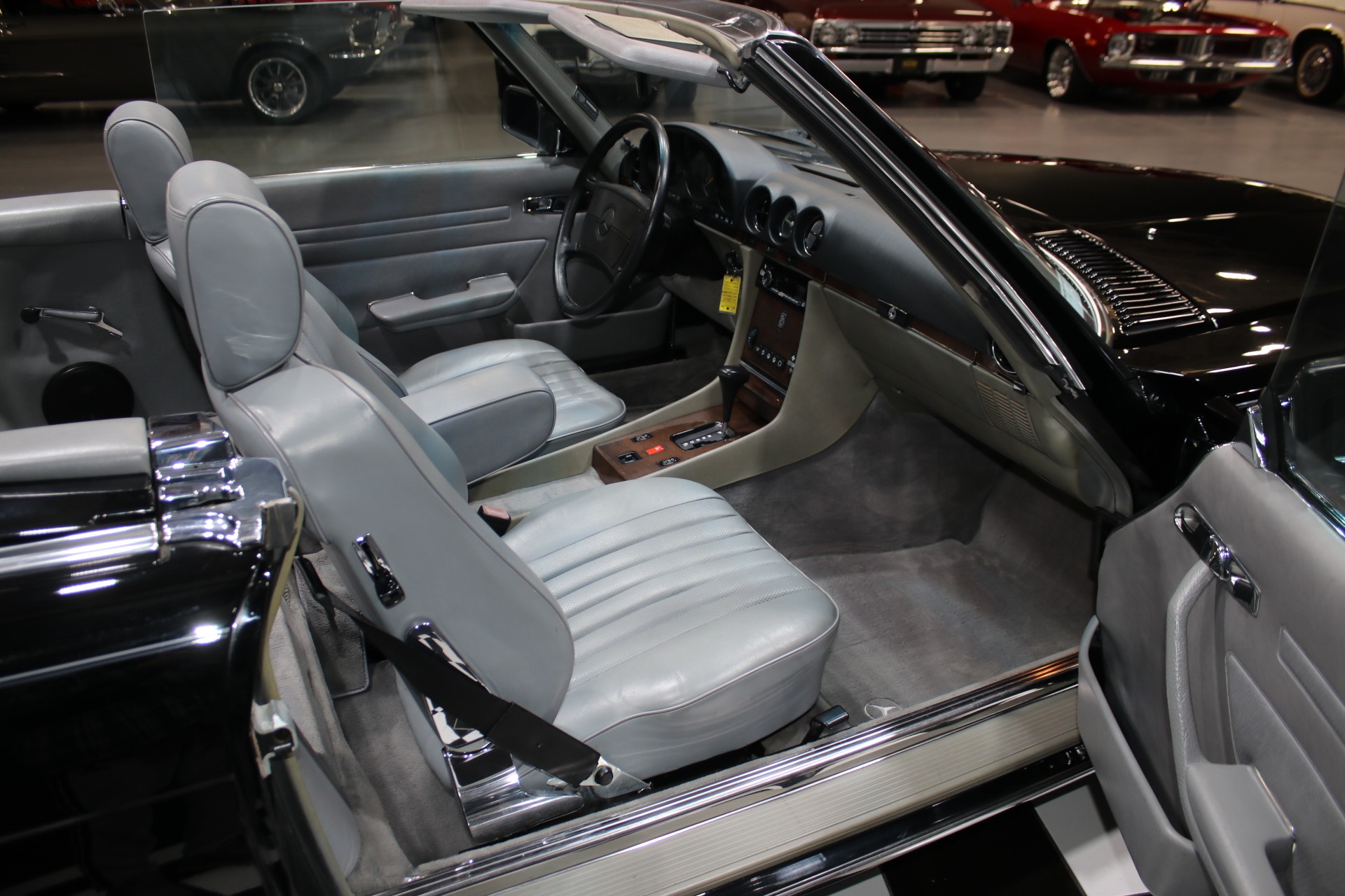 1989 Mercedes-Benz 560-Class 41