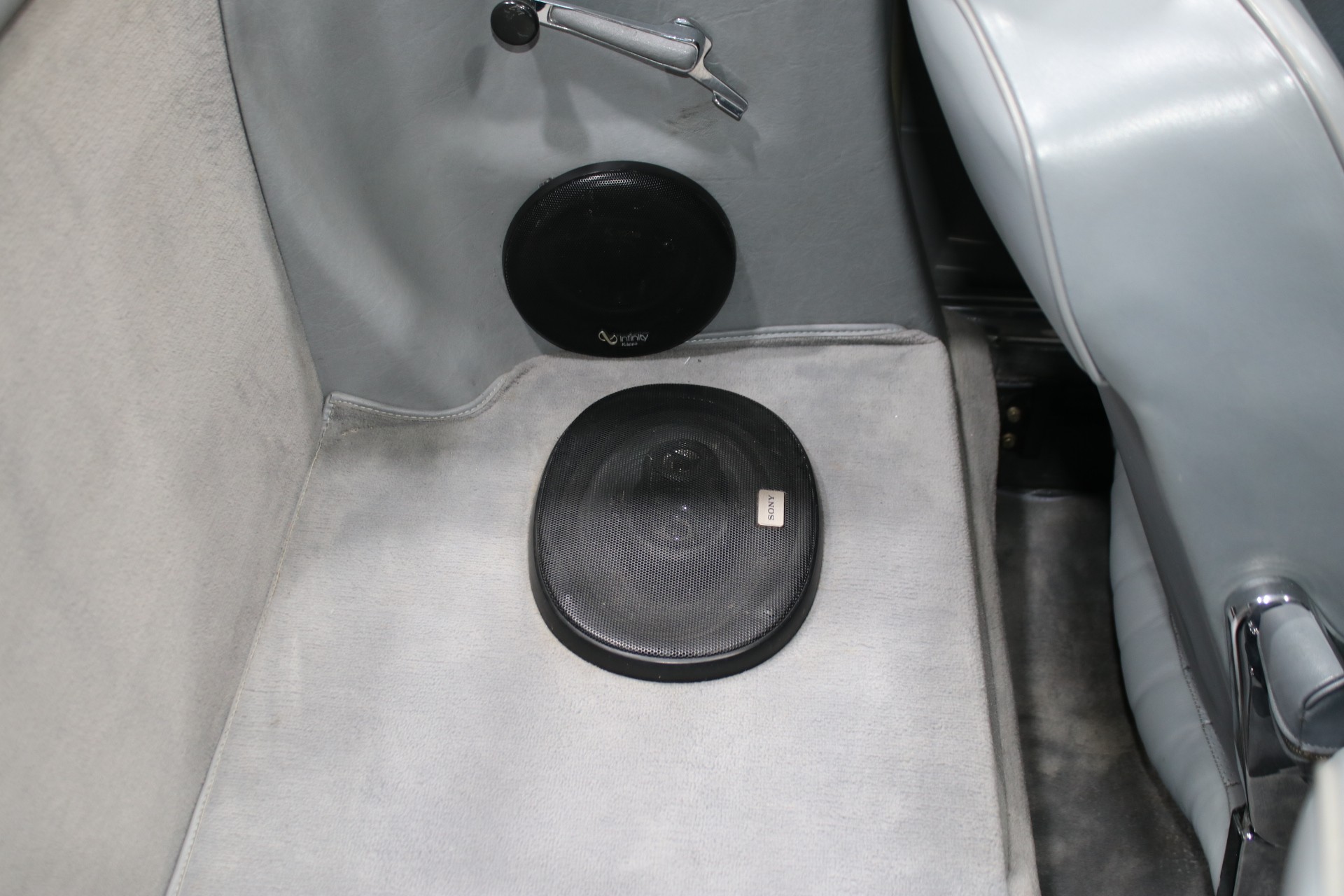 1989 Mercedes-Benz 560-Class 44