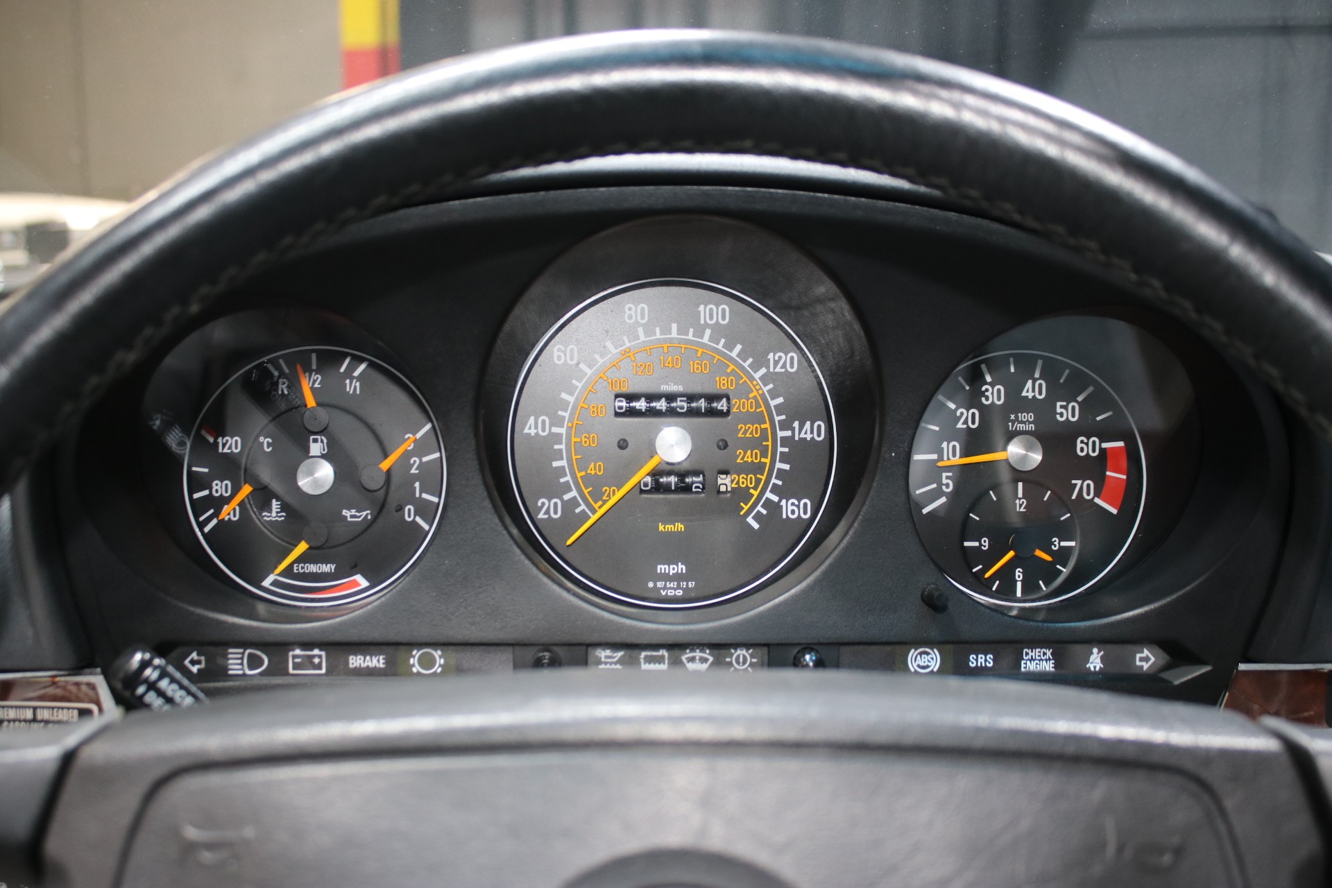 1989 Mercedes-Benz 560-Class 60