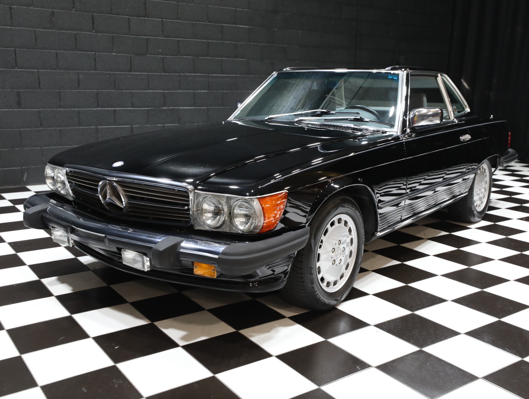 1989 Mercedes-Benz 560-Class 6