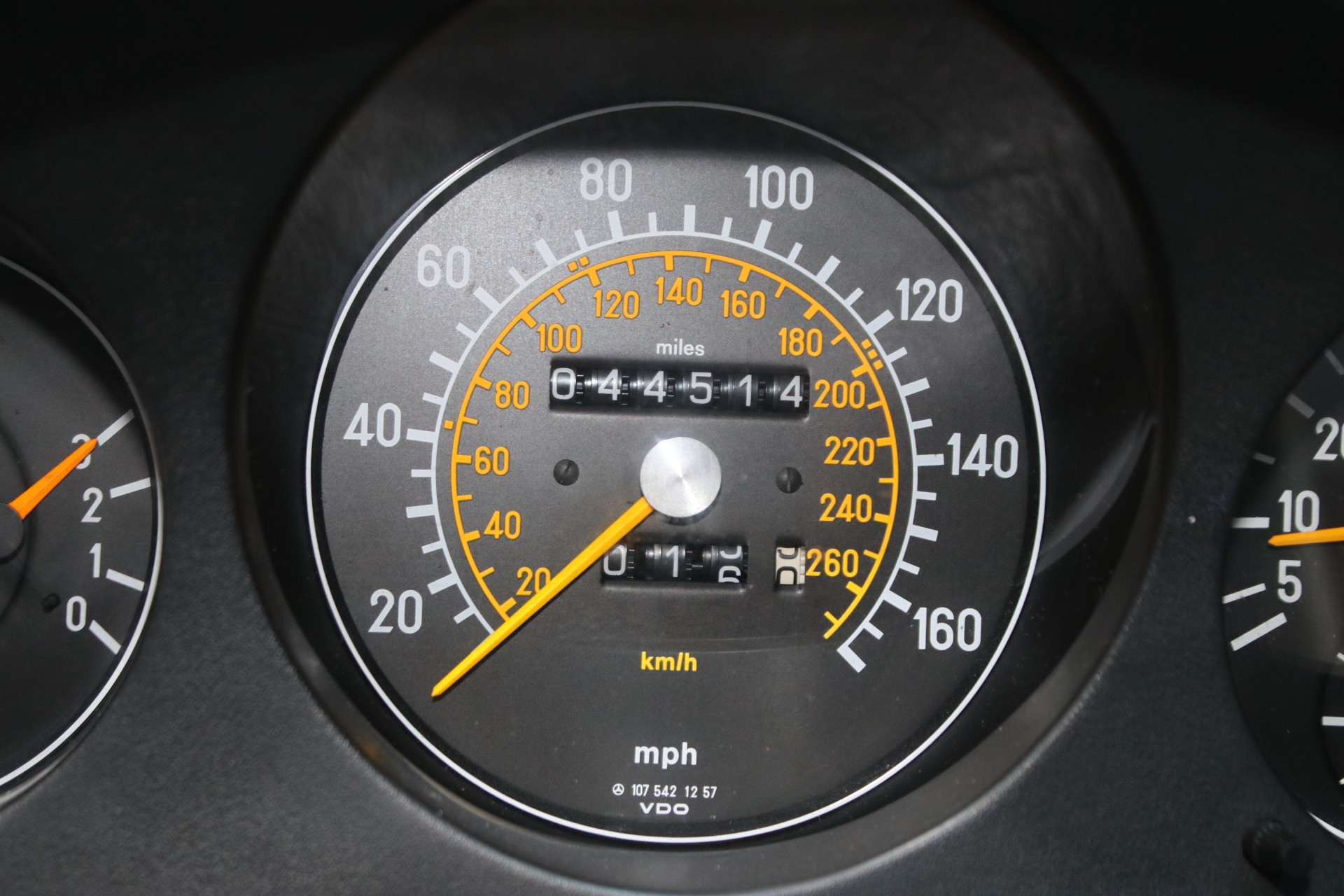 1989 Mercedes-Benz 560-Class 61