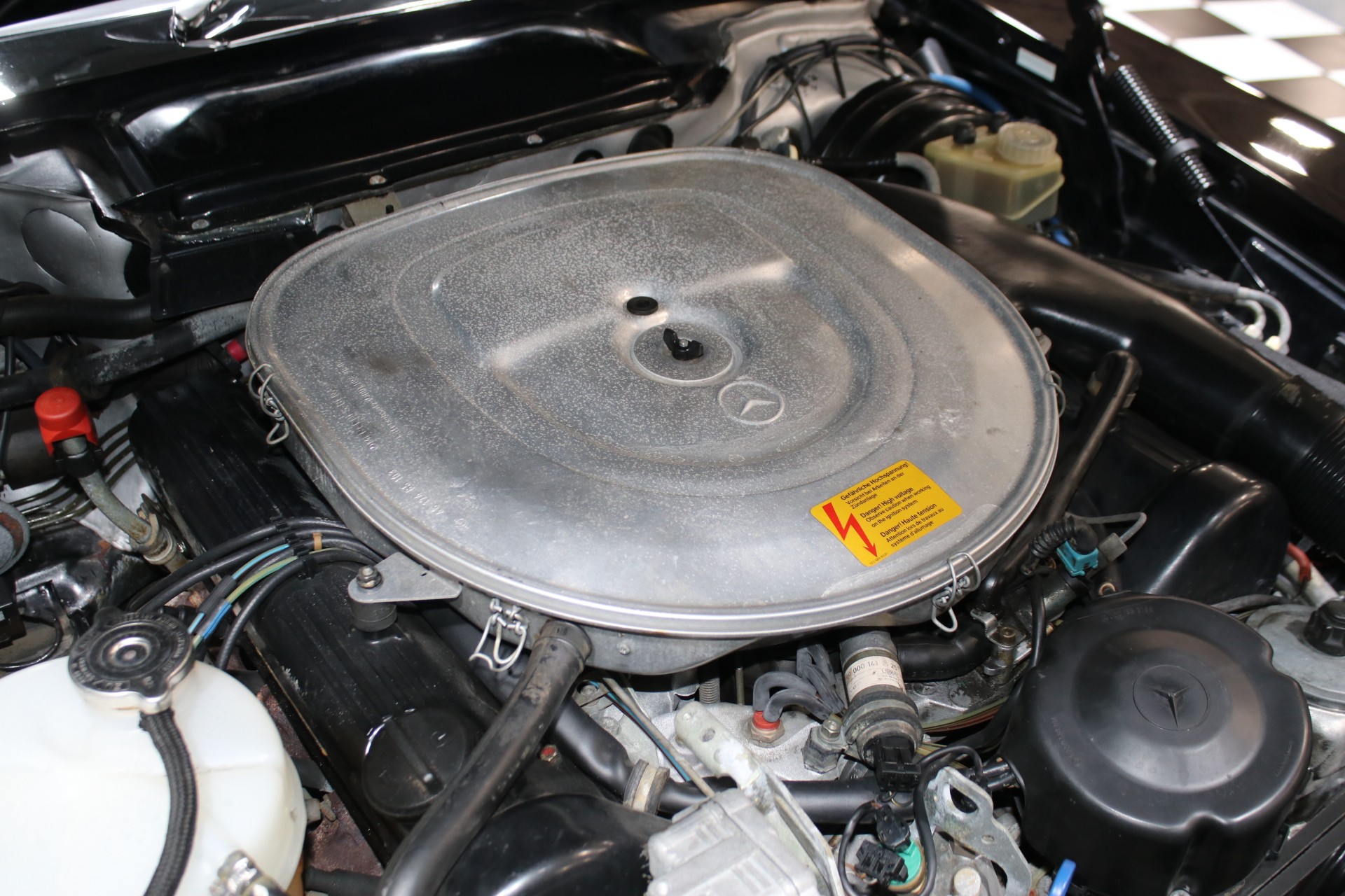 1989 Mercedes-Benz 560-Class 67