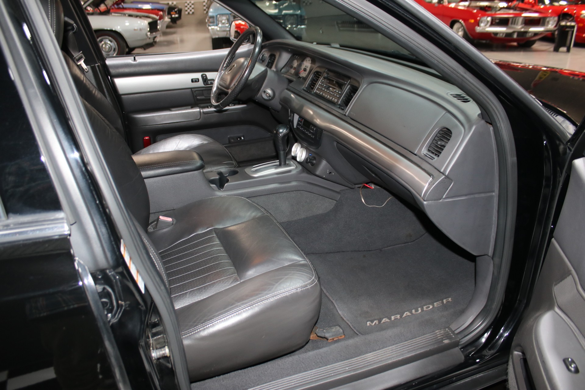 2004 Mercury Marauder 32
