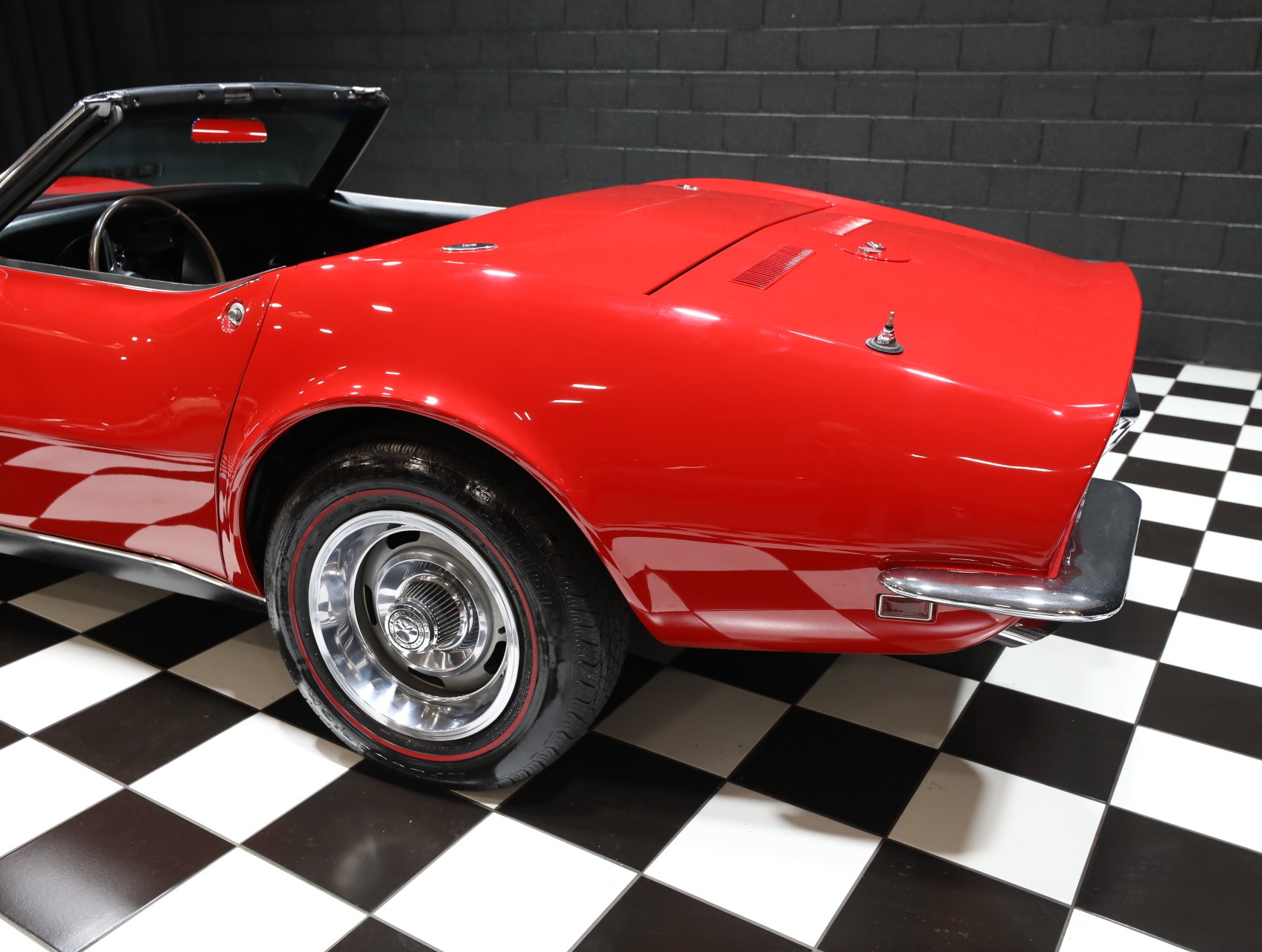 1968 Chevrolet Corvette 32