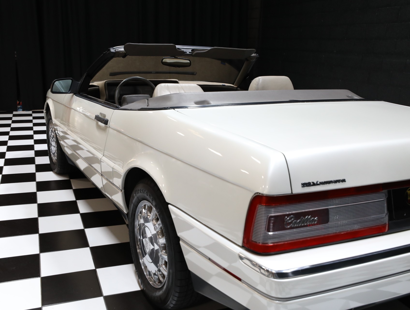 1993 Cadillac Allante 25