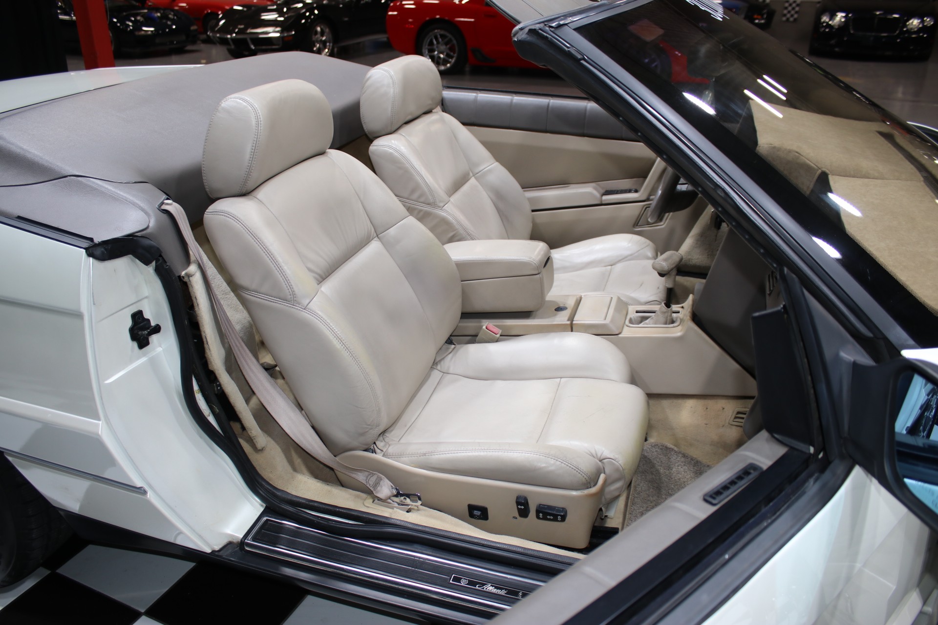 1993 Cadillac Allante 38