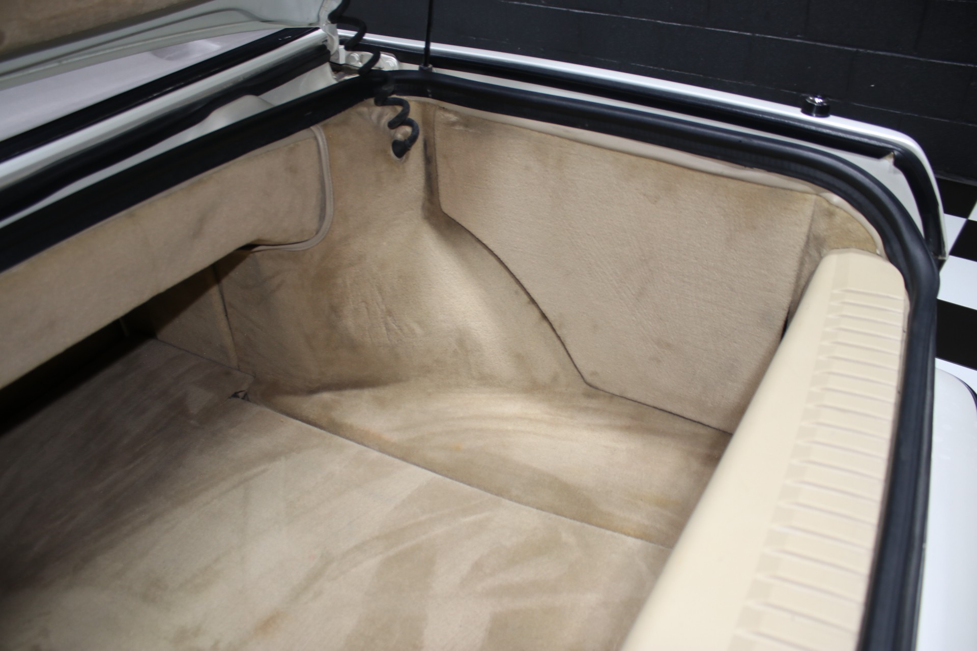 1993 Cadillac Allante 40