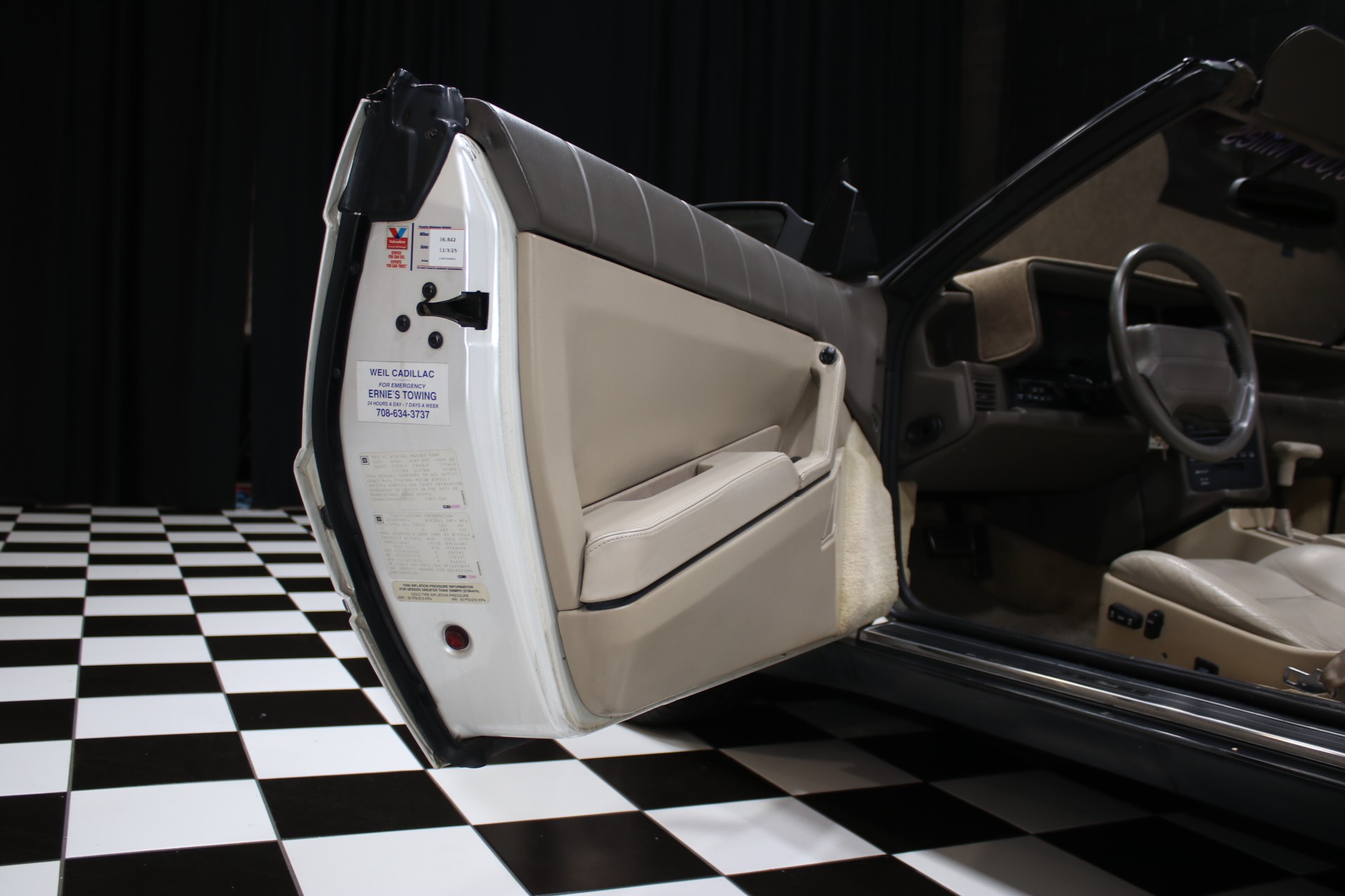 1993 Cadillac Allante 43