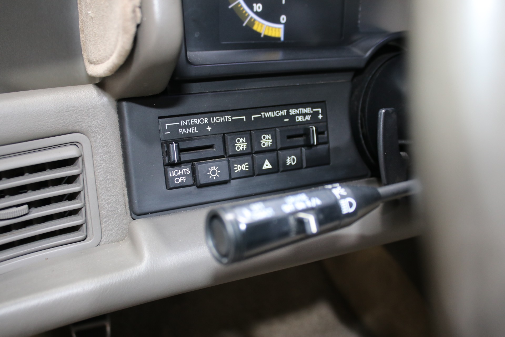 1993 Cadillac Allante 54