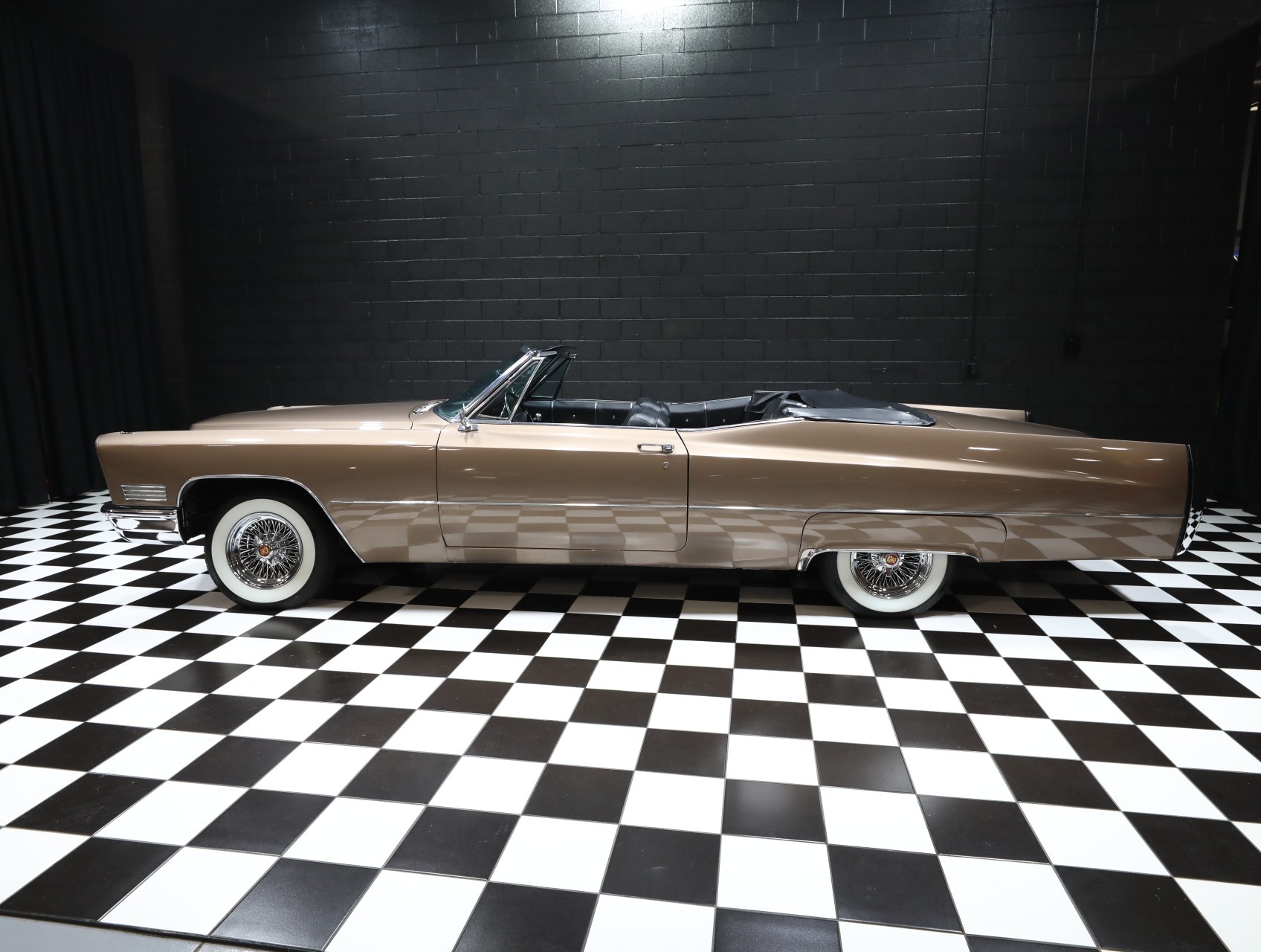1967 Cadillac Deville 13