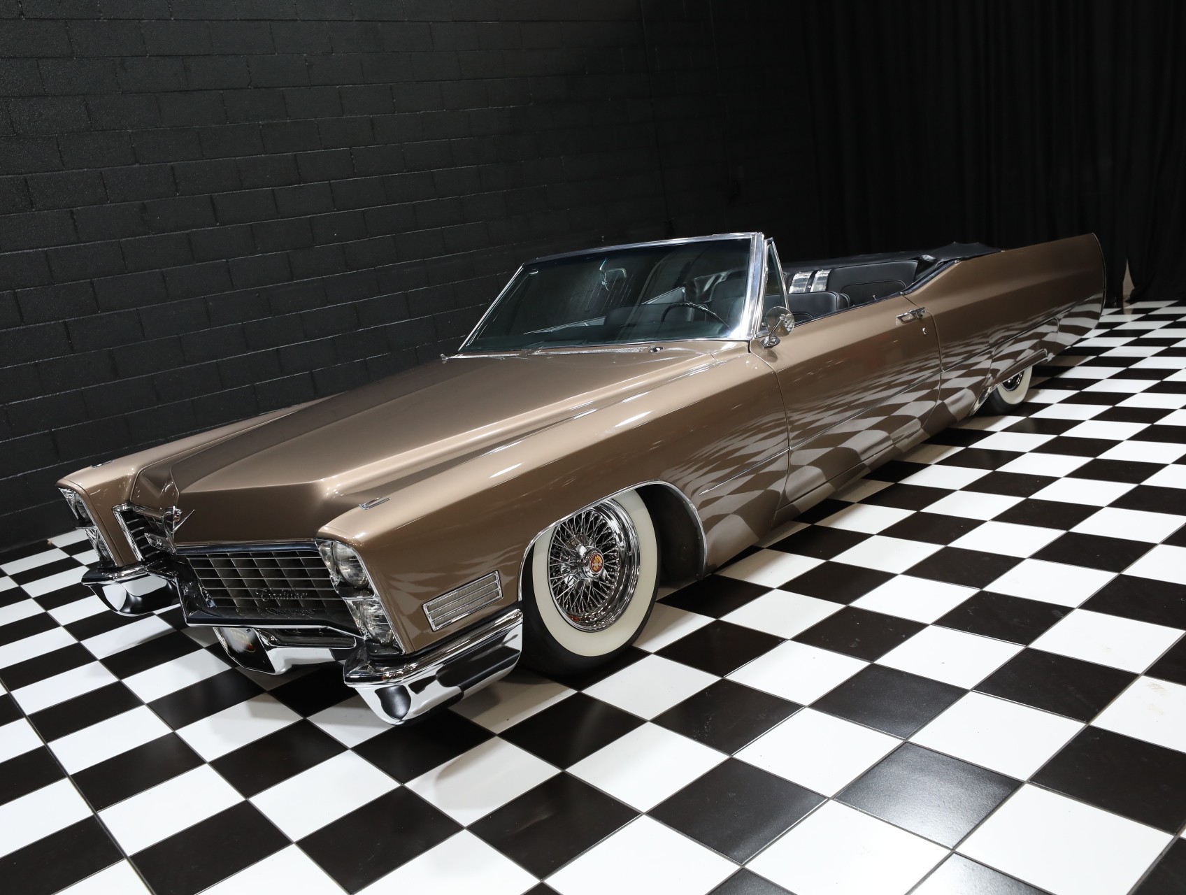 1967 Cadillac Deville 17