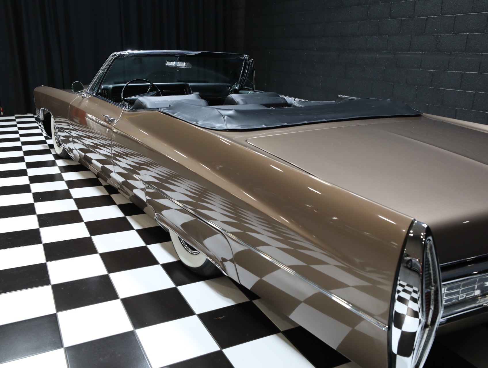 1967 Cadillac Deville 38