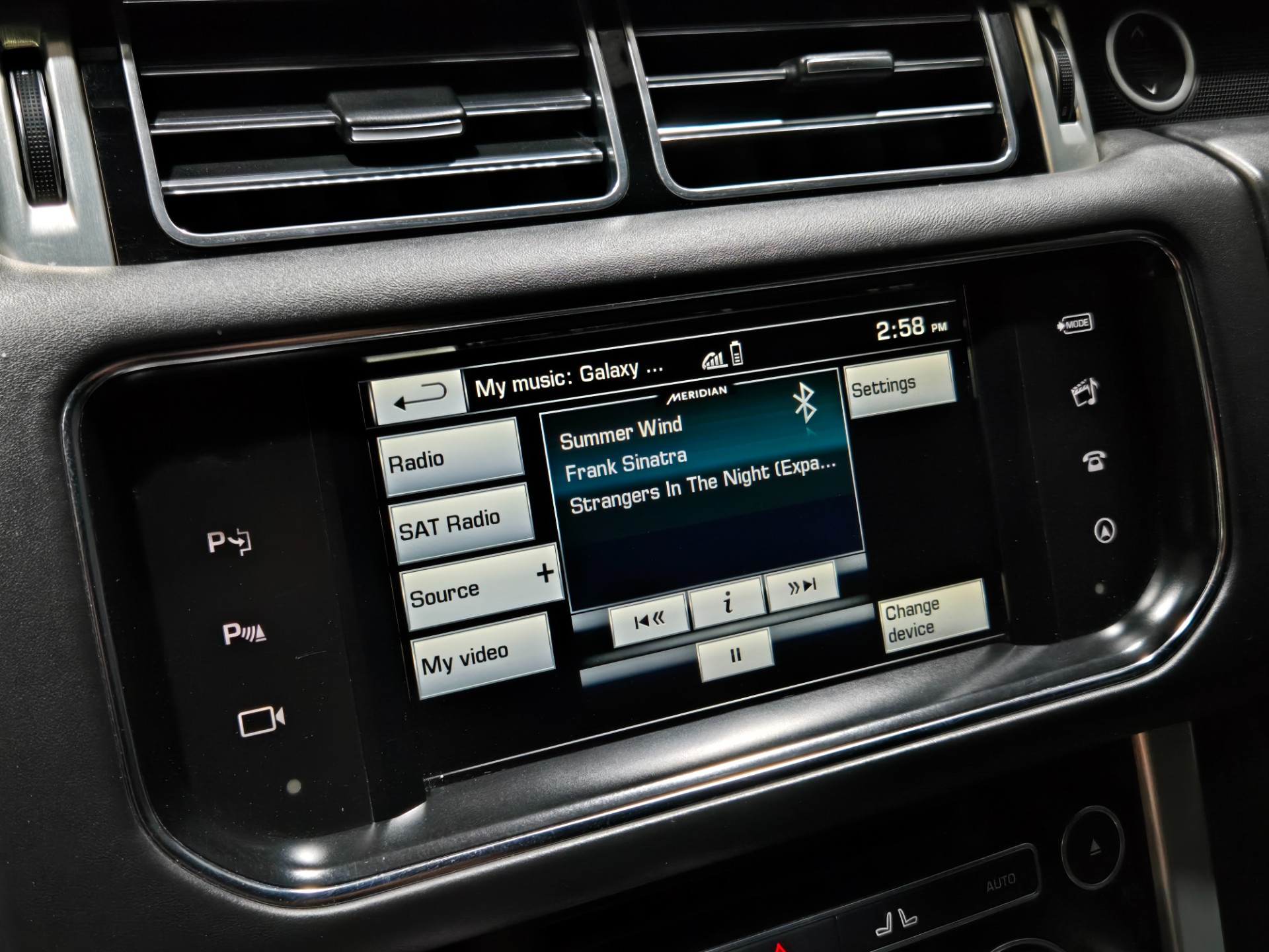2016 Land Rover Range Rover 137