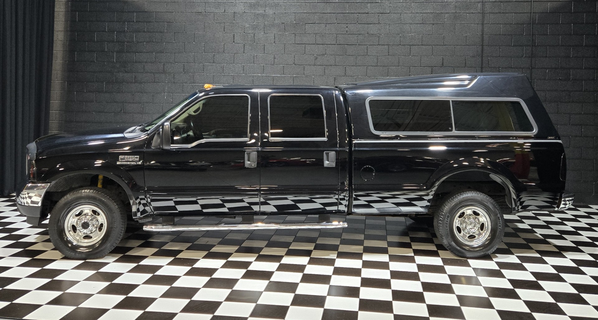 View vehicle photo 2