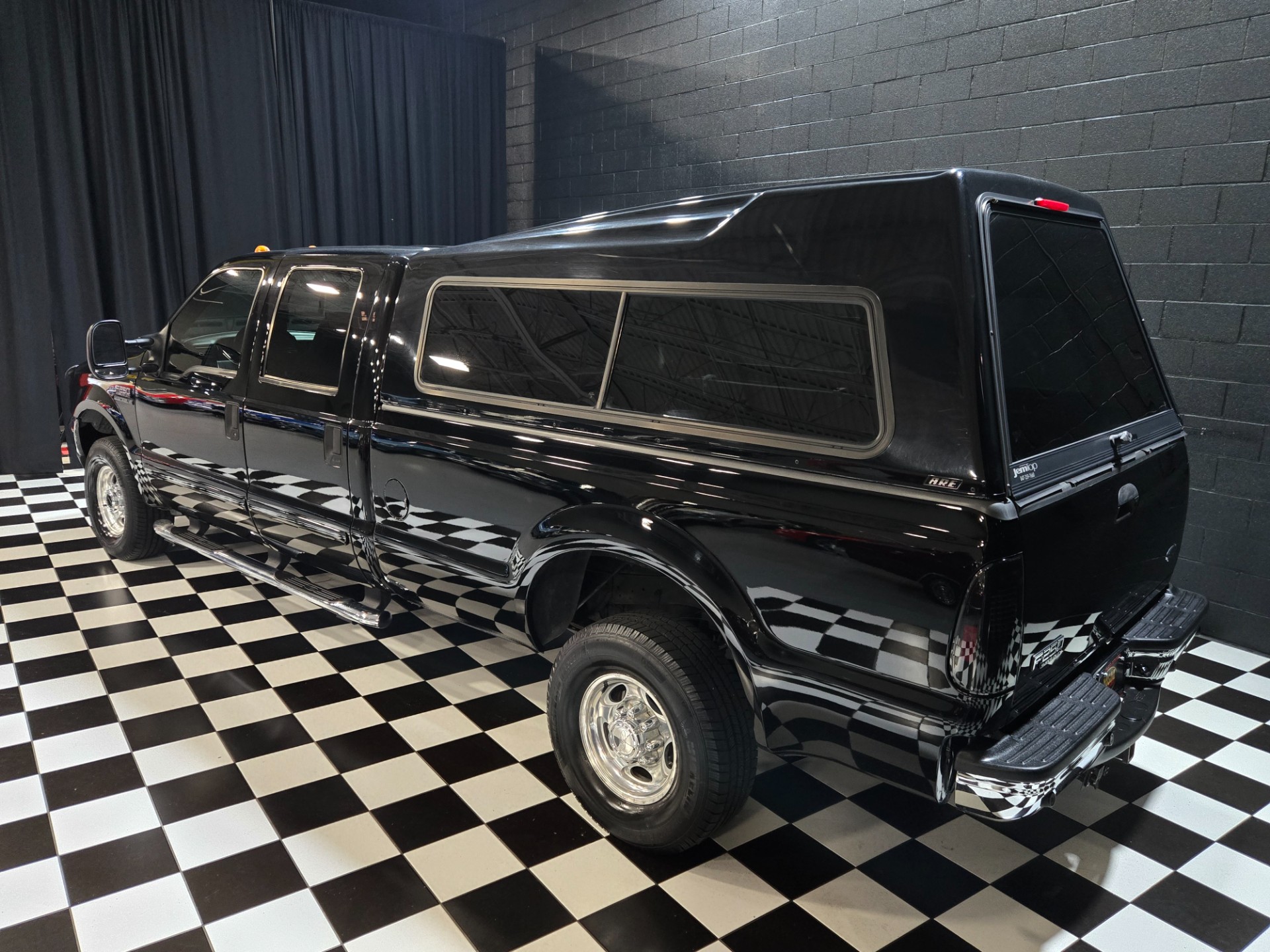 View vehicle photo 3