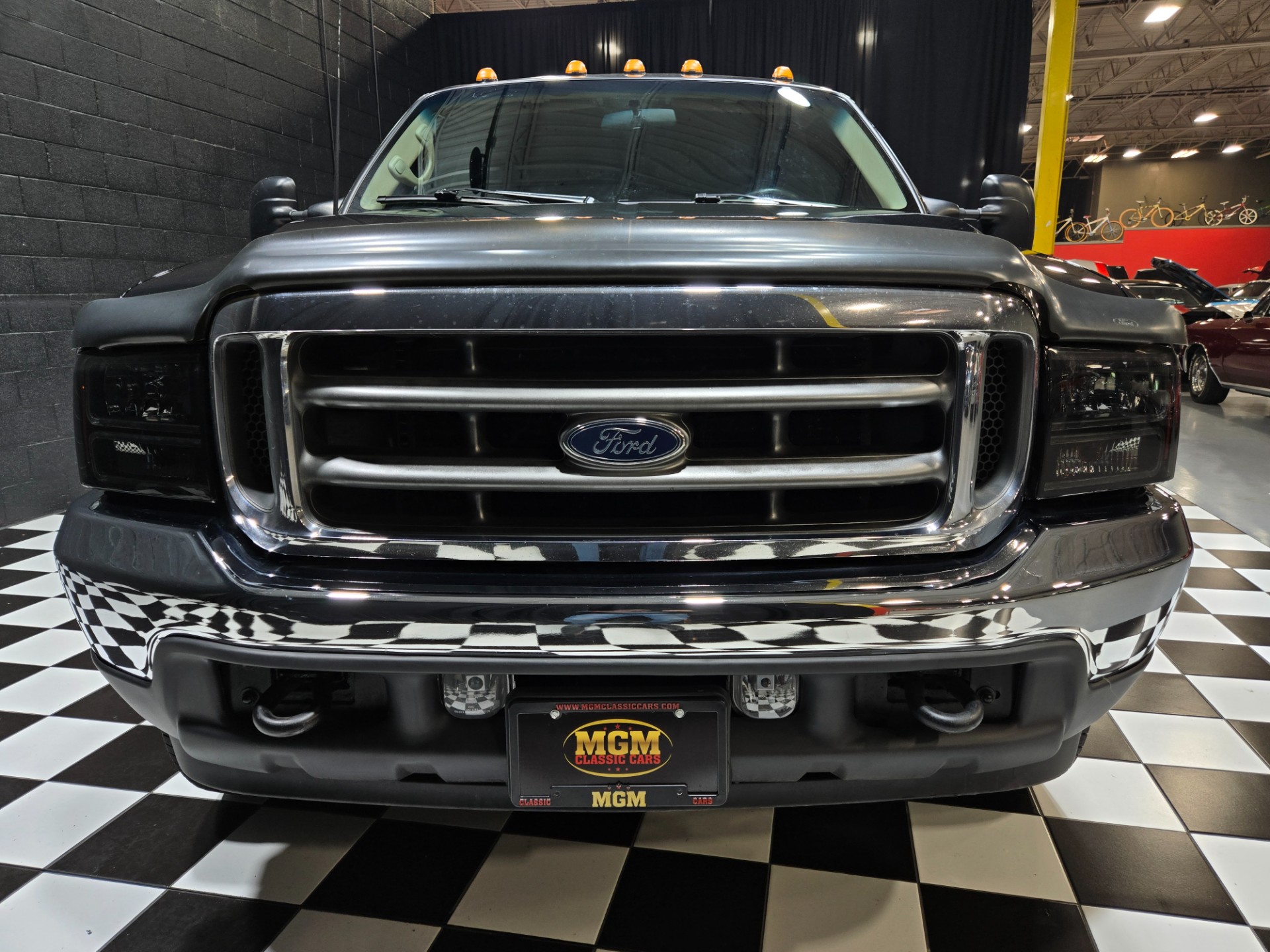 View vehicle photo 4