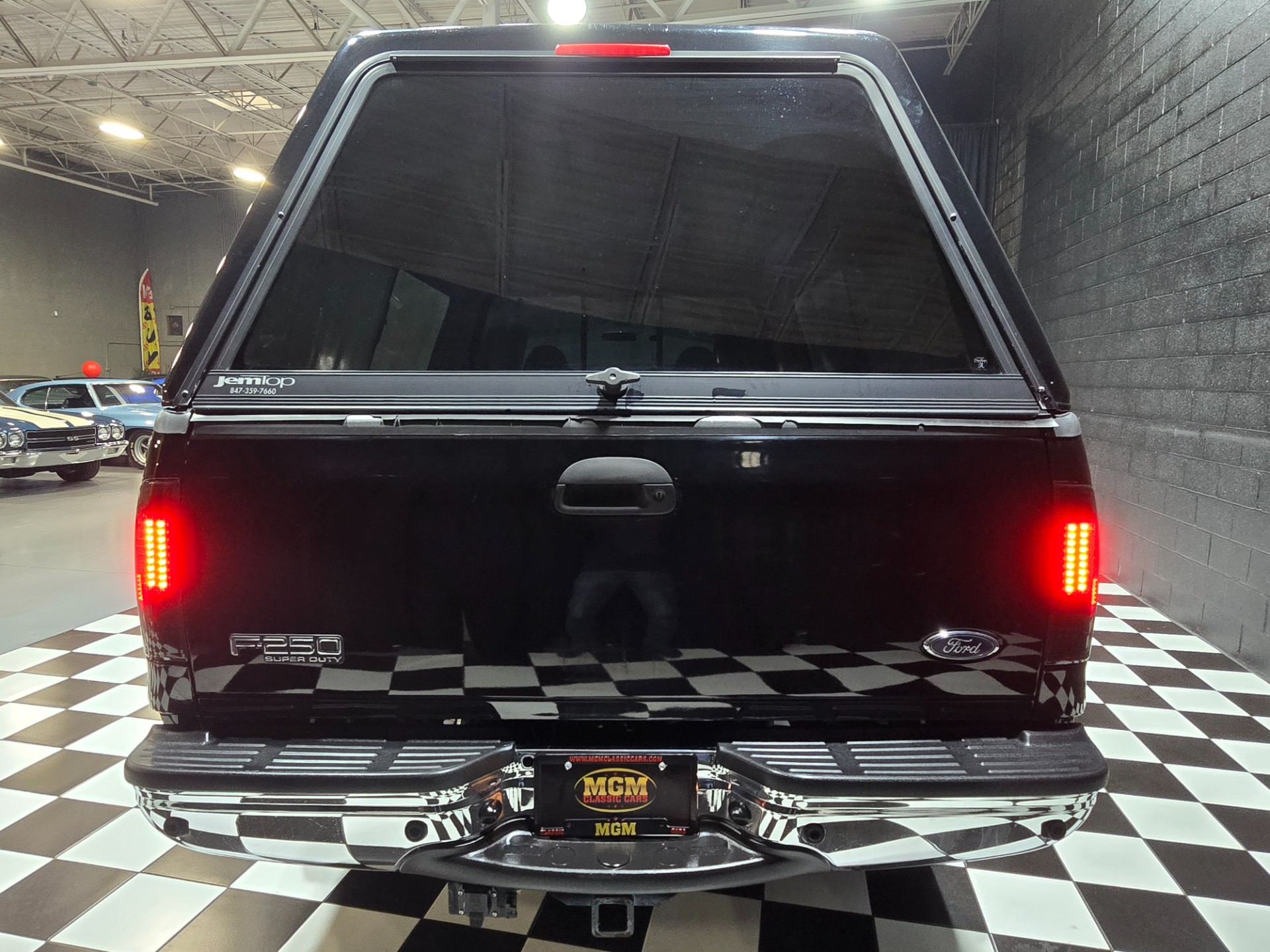 View vehicle photo 5
