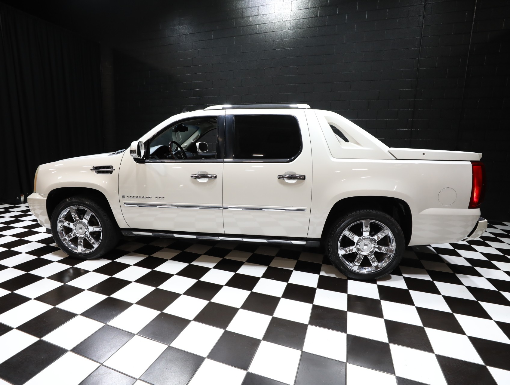 2007 Cadillac Escalade EXT 24