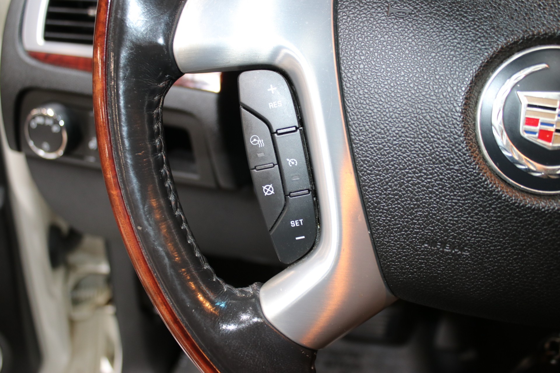 2007 Cadillac Escalade EXT 52