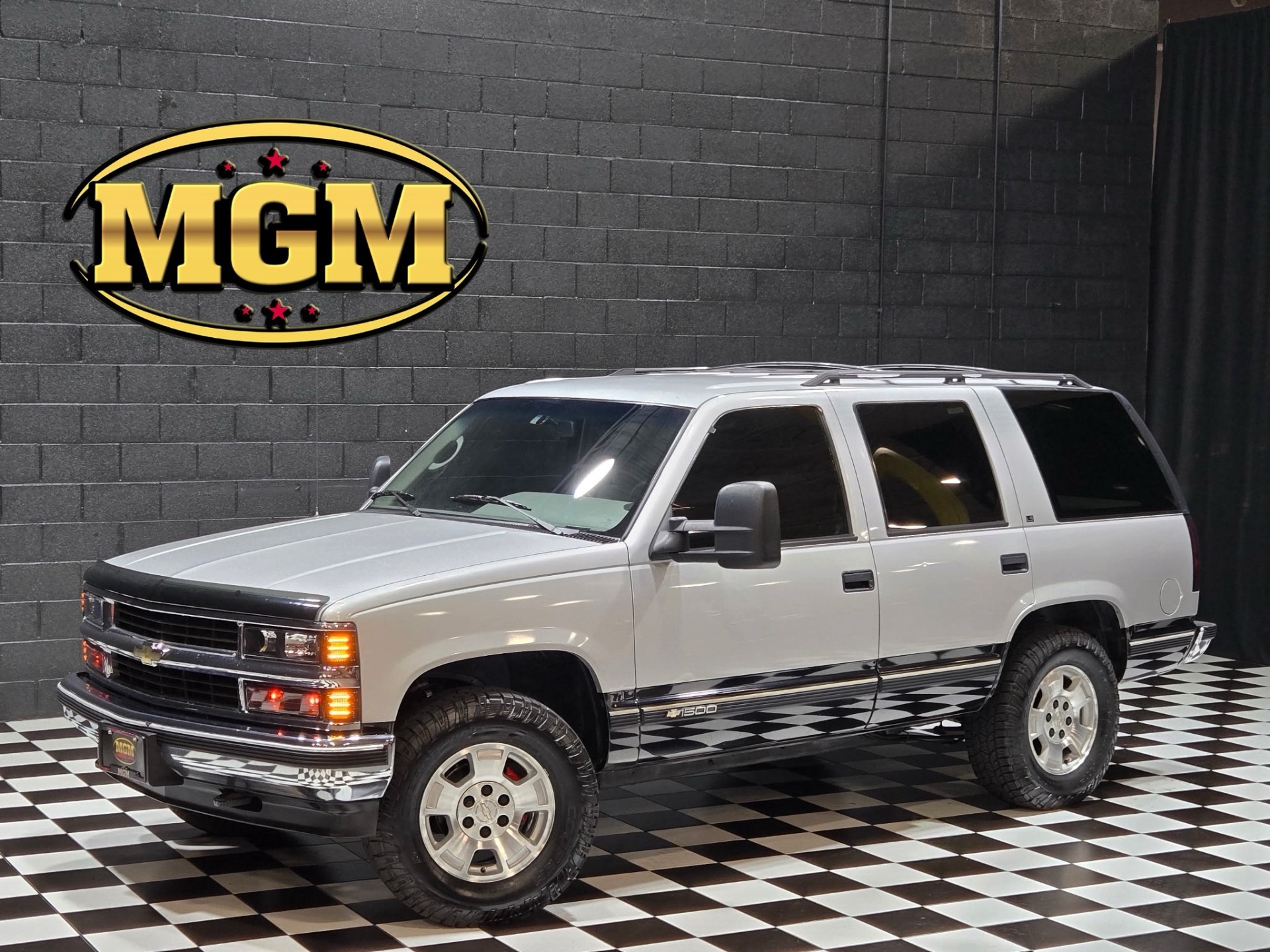 1995 Chevrolet Tahoe 2