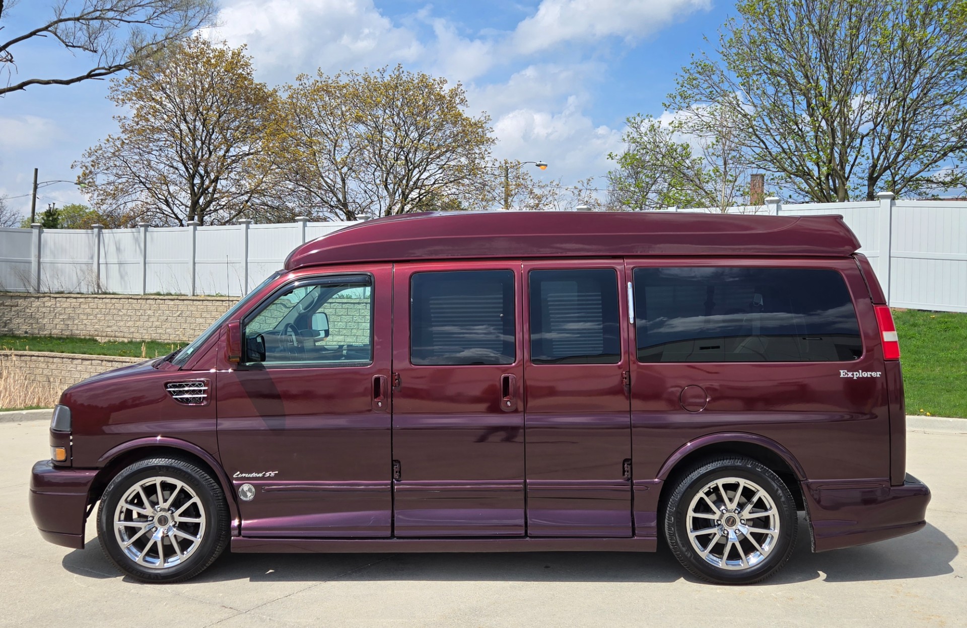 2012 GMC Savana 1