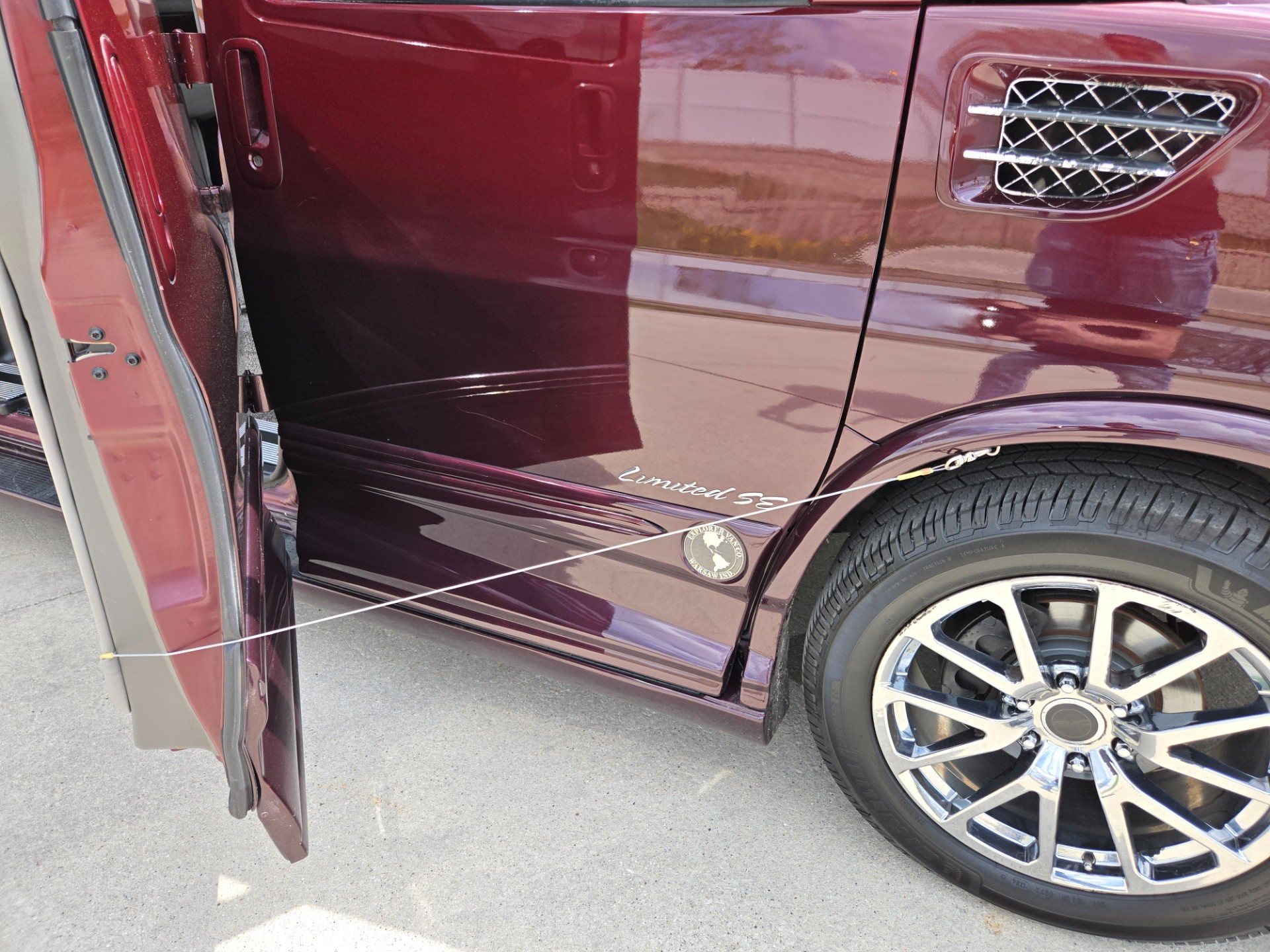 2012 GMC Savana 106