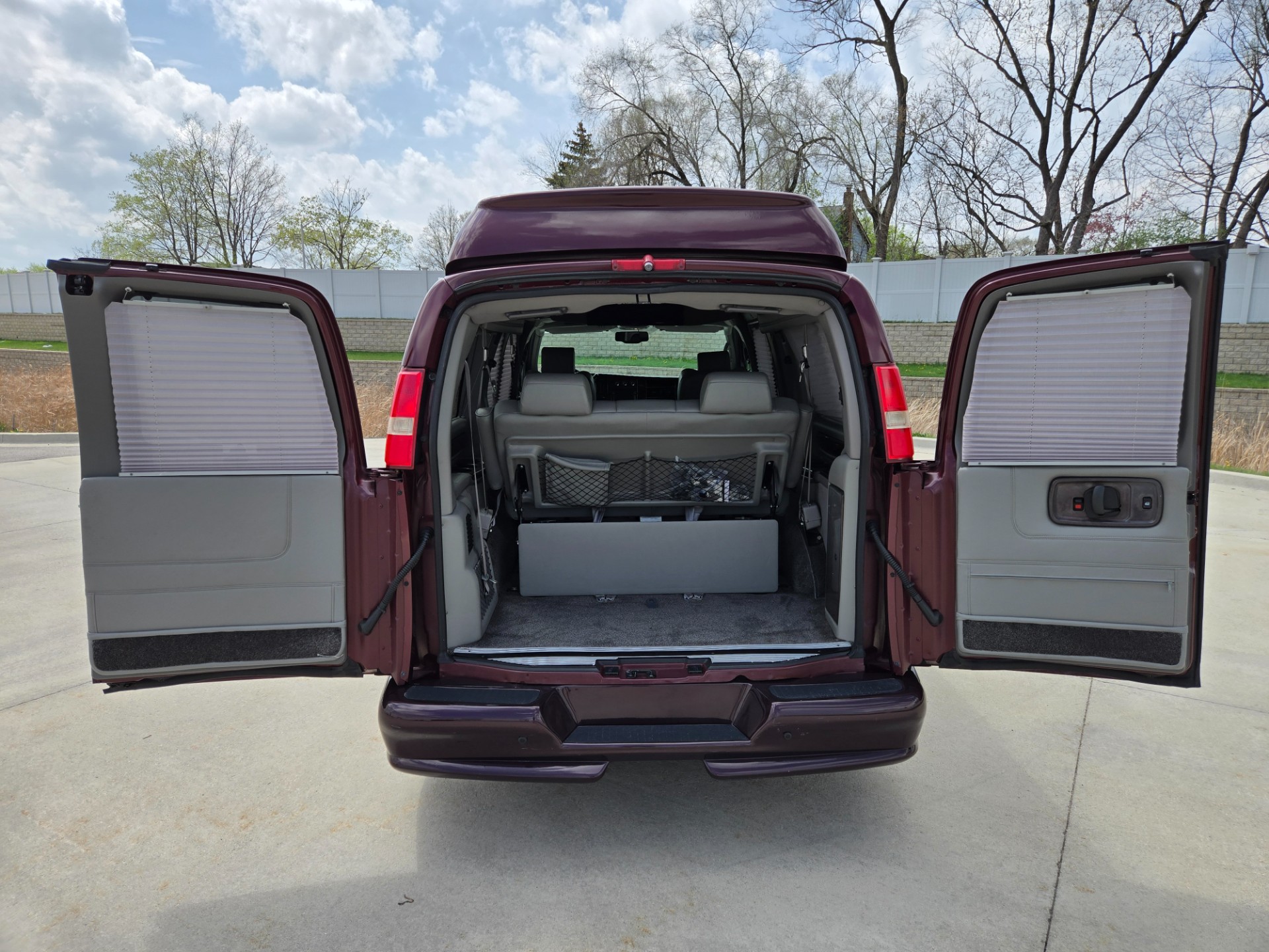 2012 GMC Savana 10