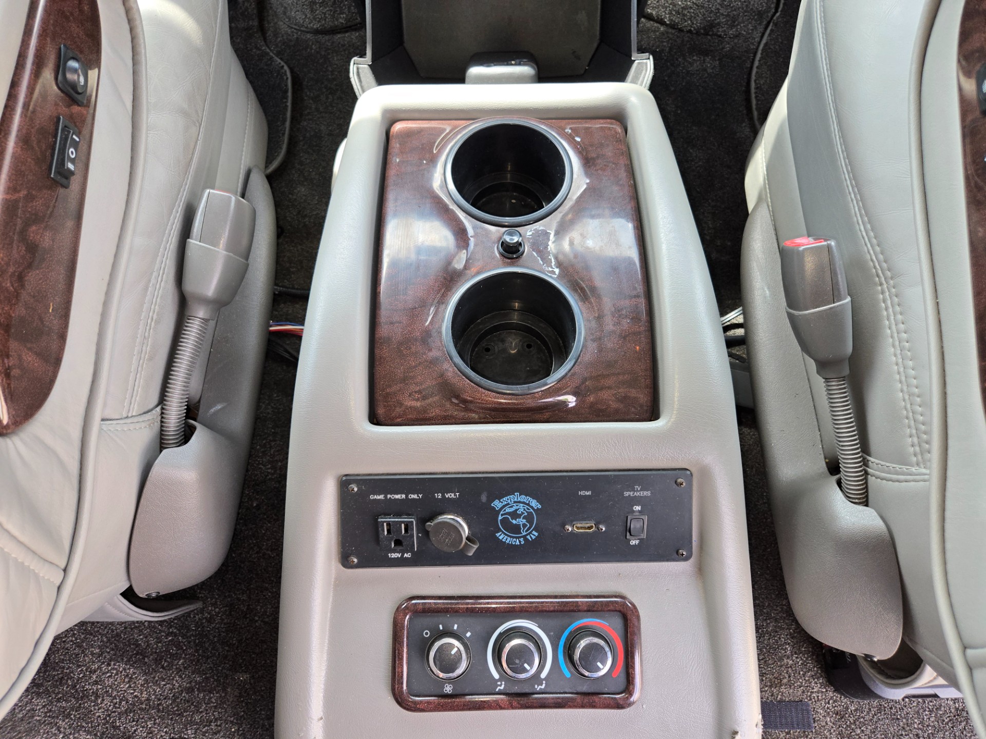 2012 GMC Savana 122
