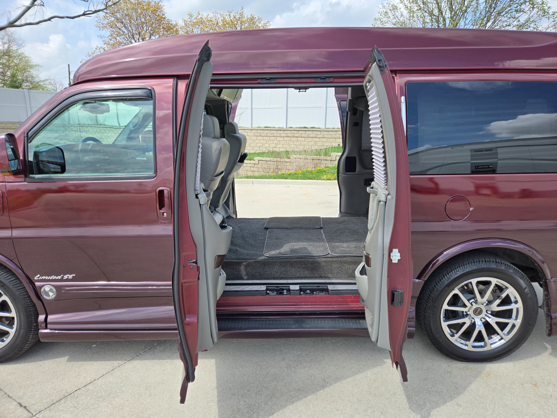 2012 GMC Savana 4