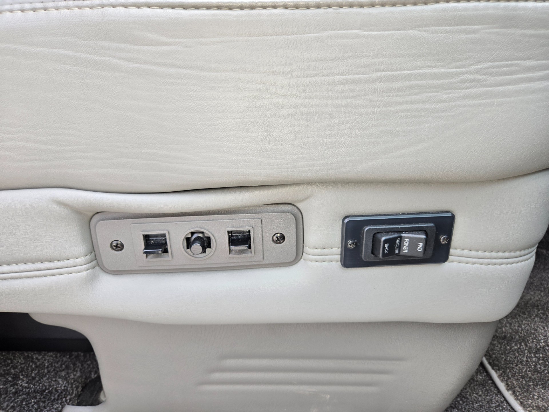 2012 GMC Savana 99