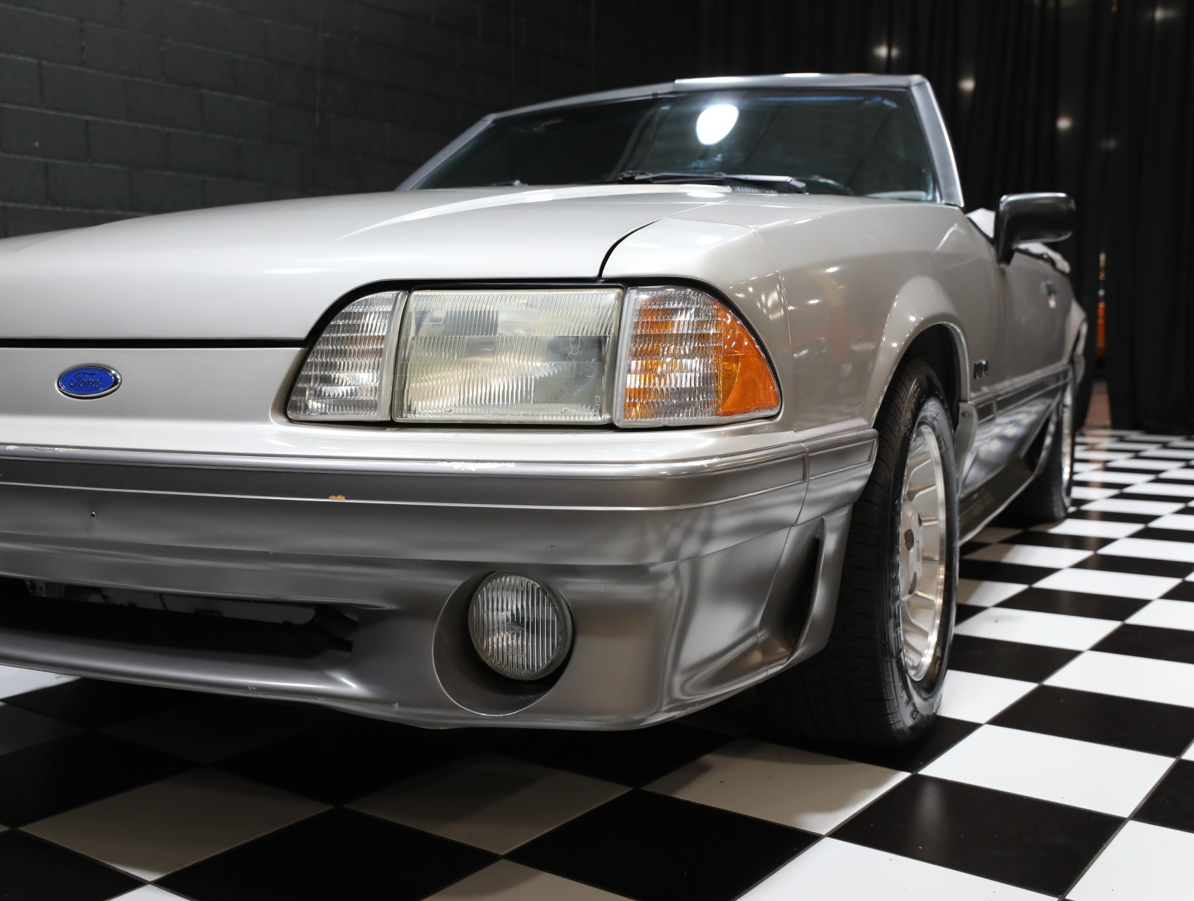 1990 Ford Mustang 15