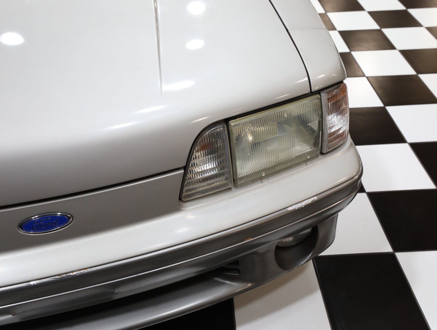 1990 Ford Mustang 16