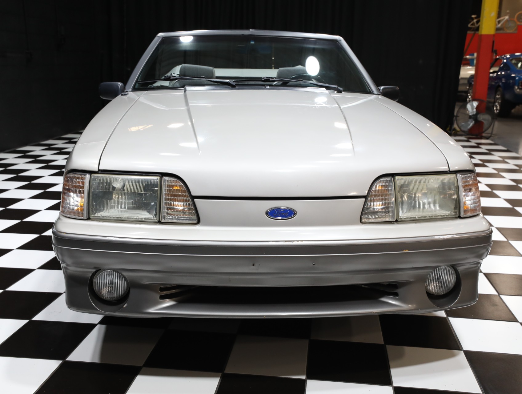 1990 Ford Mustang 17