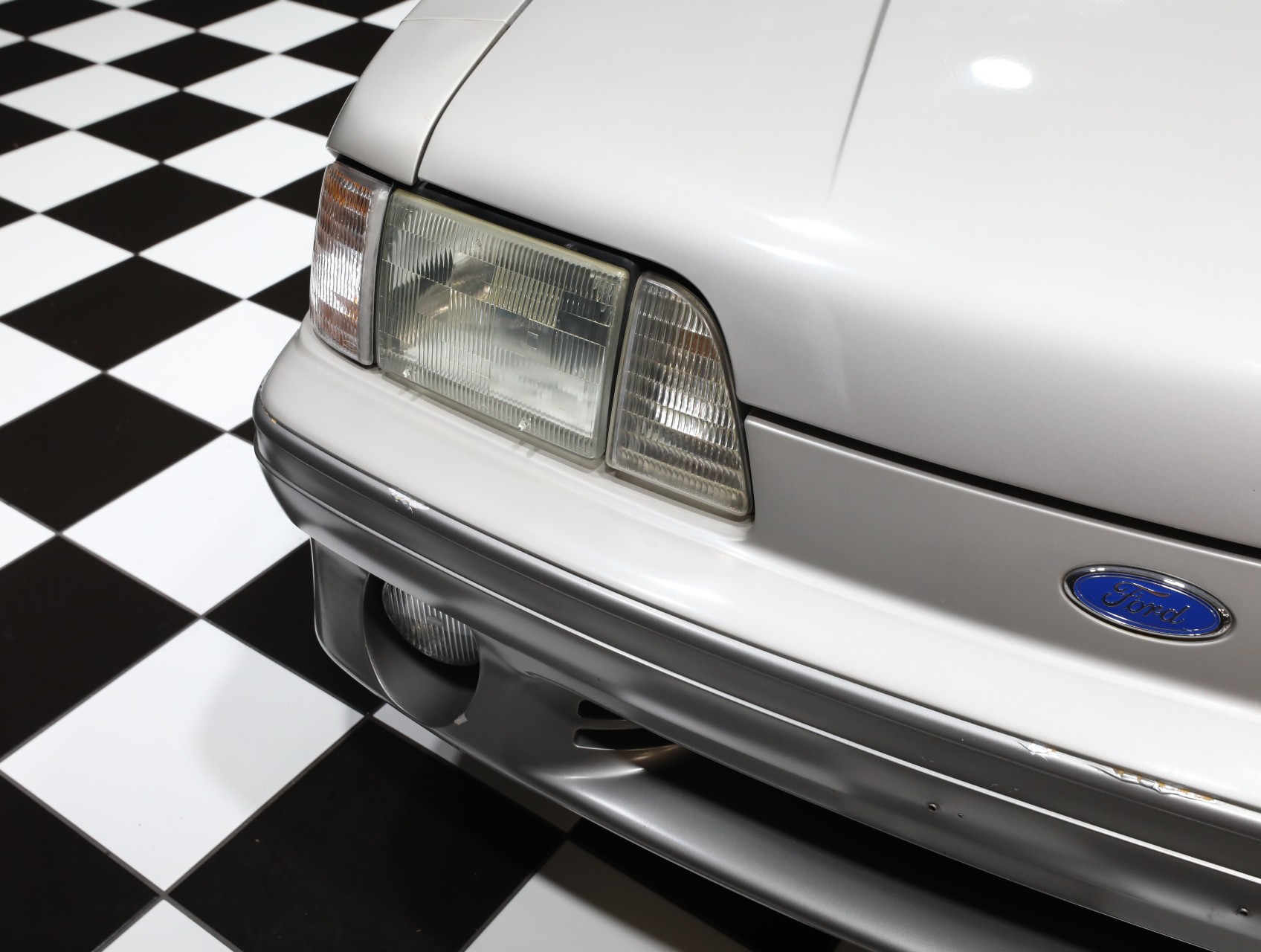 1990 Ford Mustang 18