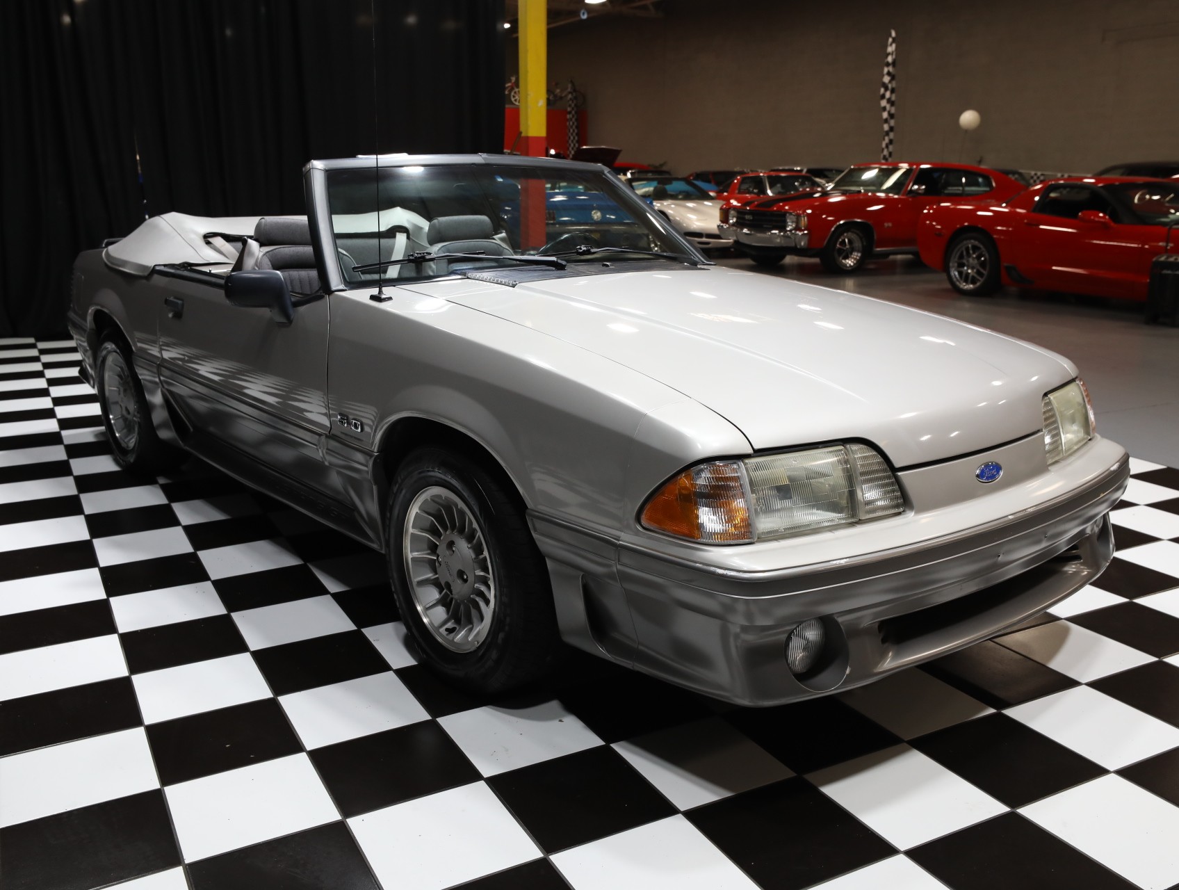 1990 Ford Mustang 19