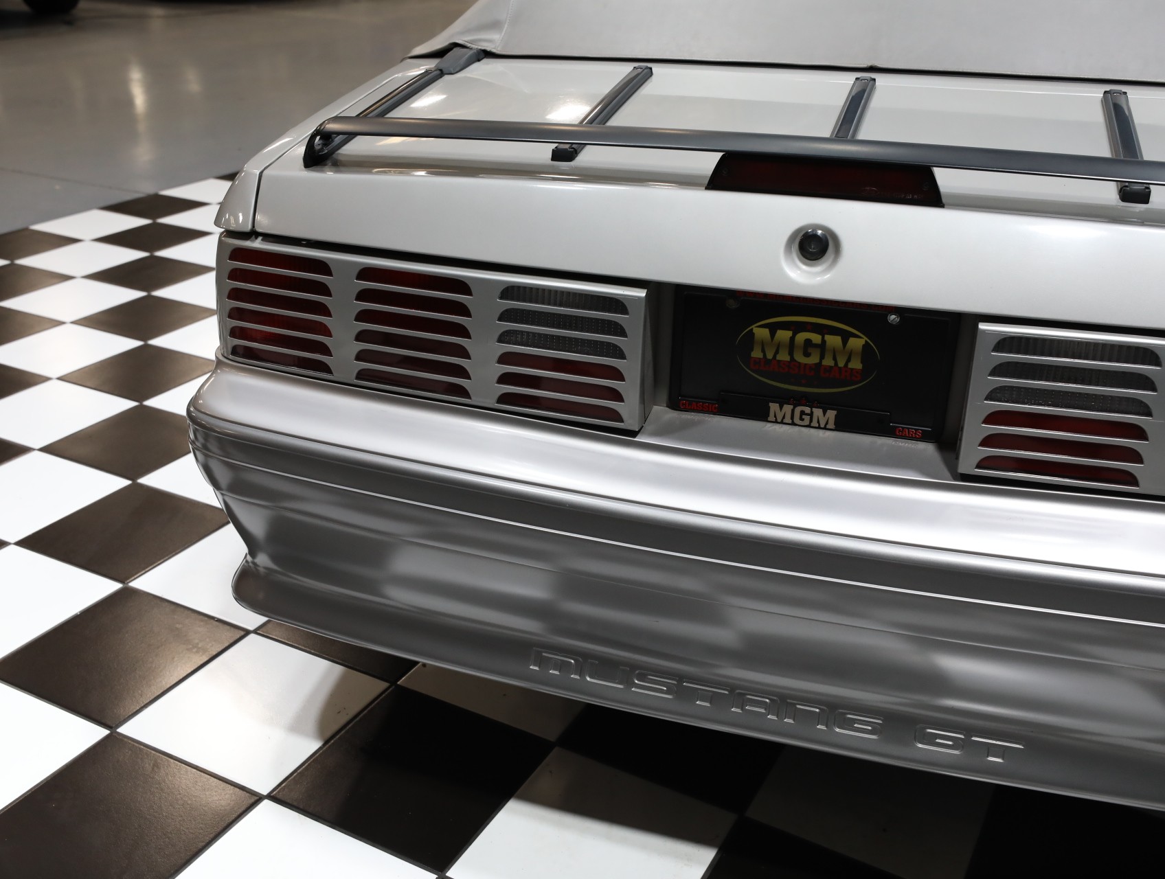 1990 Ford Mustang 31