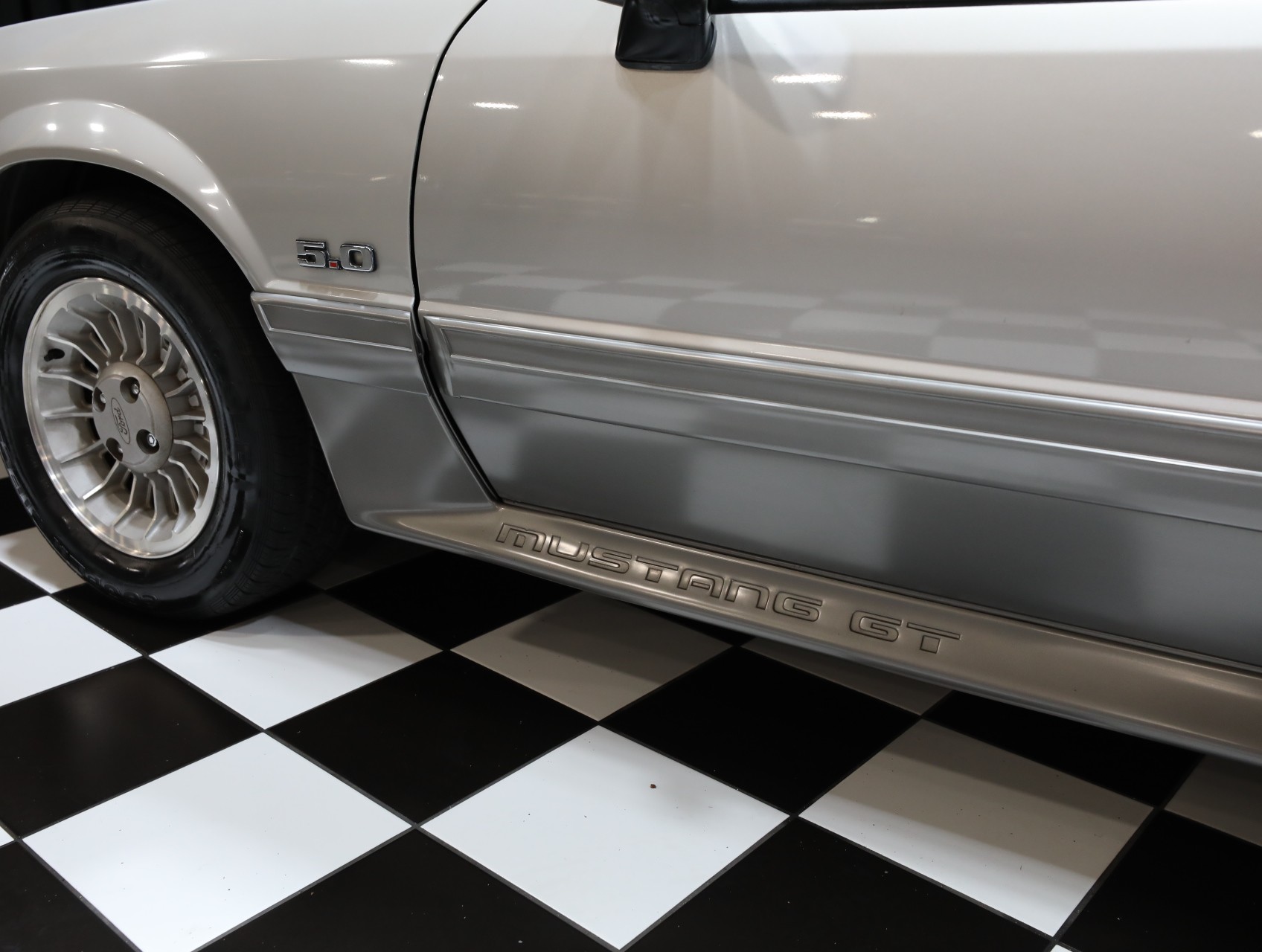 1990 Ford Mustang 37