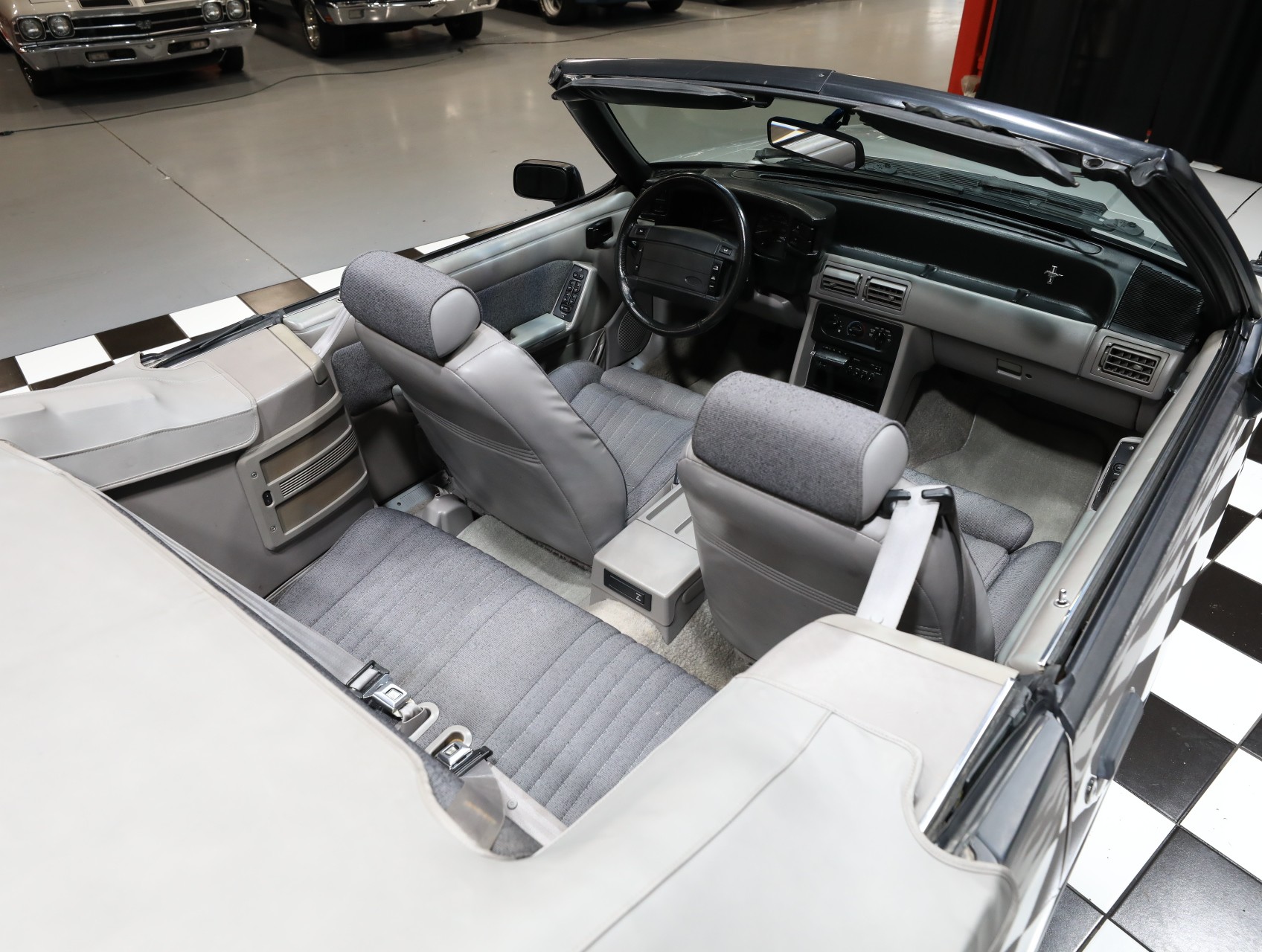 1990 Ford Mustang 44