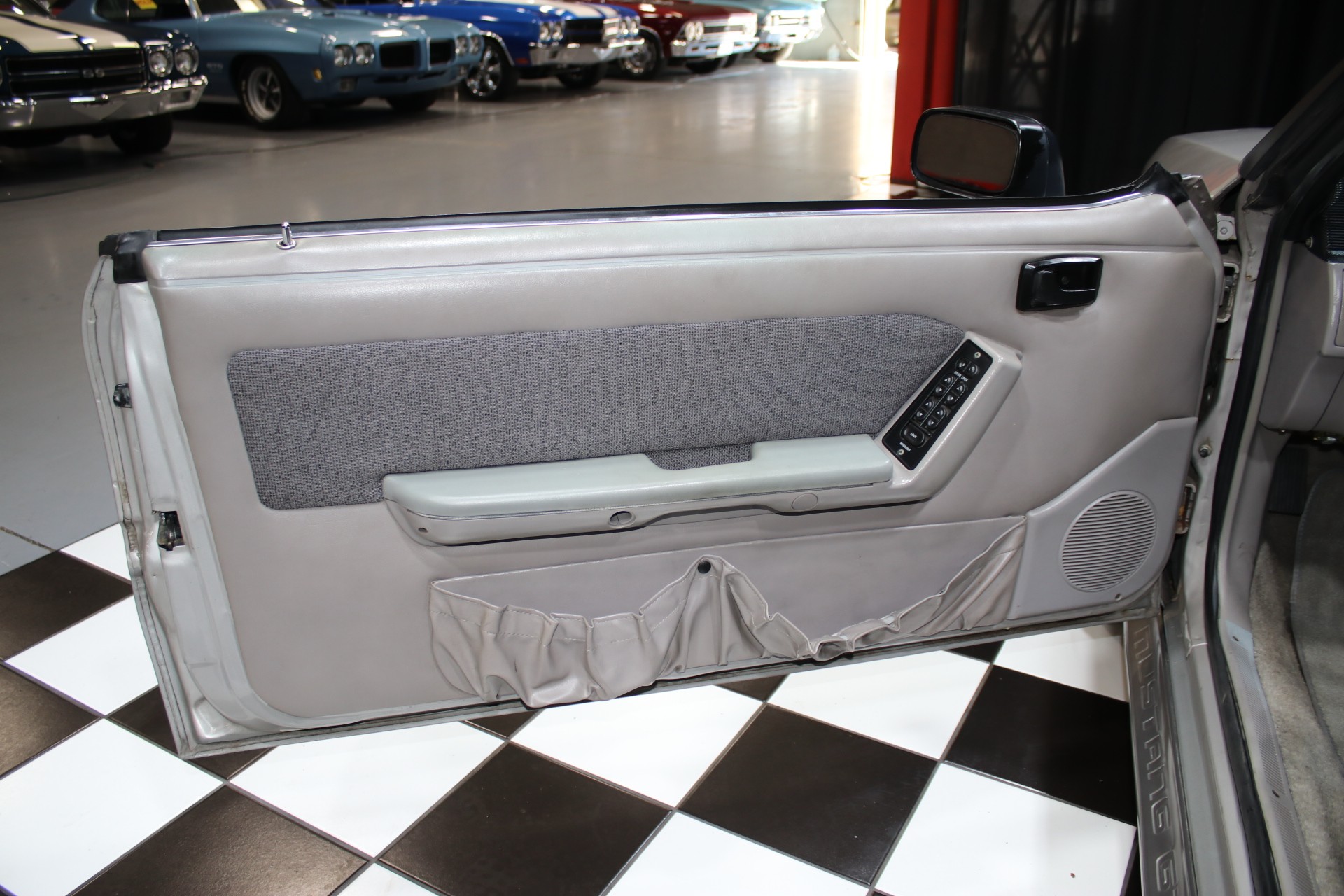 1990 Ford Mustang 55
