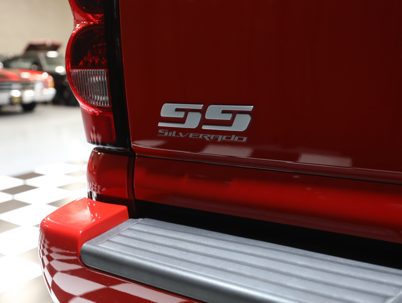 2006 Chevrolet Silverado 1500 SS 25