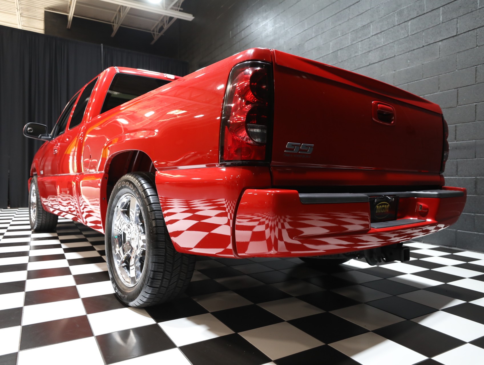 2006 Chevrolet Silverado 1500 SS 26