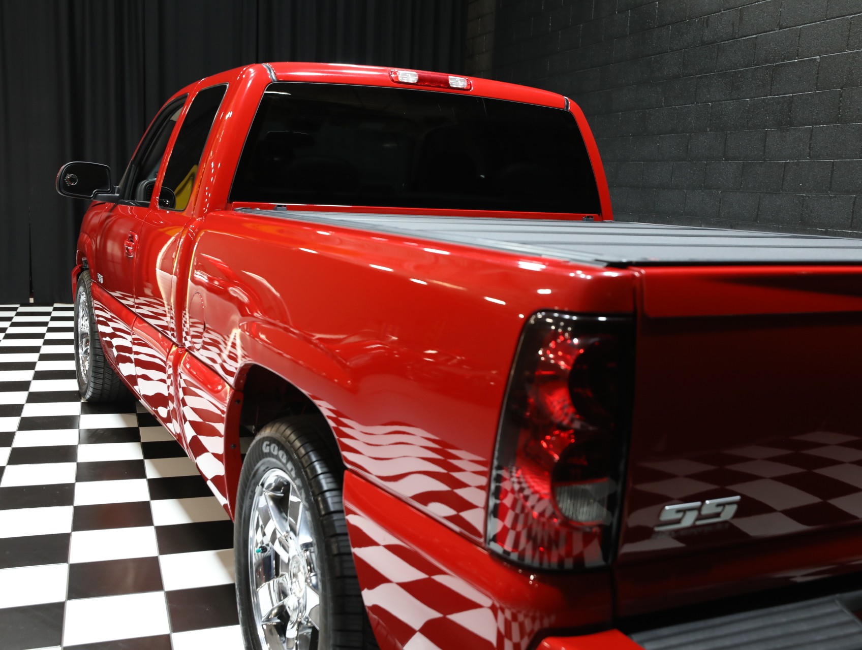 2006 Chevrolet Silverado 1500 SS 30